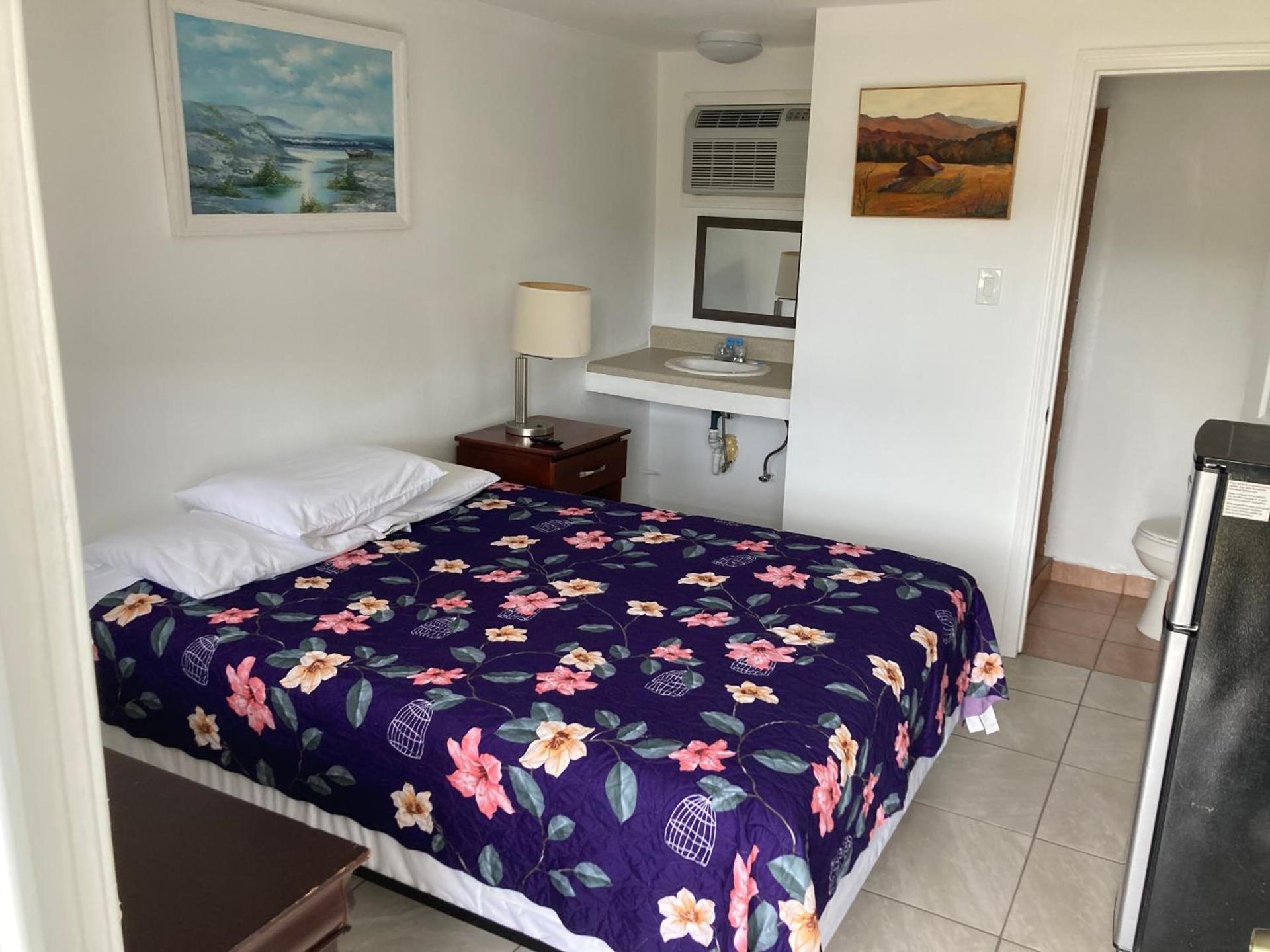 Riviera Motor Lodge photo 3