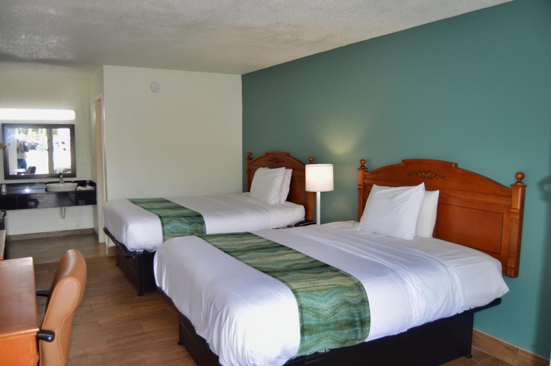 Days Inn by Wyndham Hardeeville Near Hilton Head photo 36