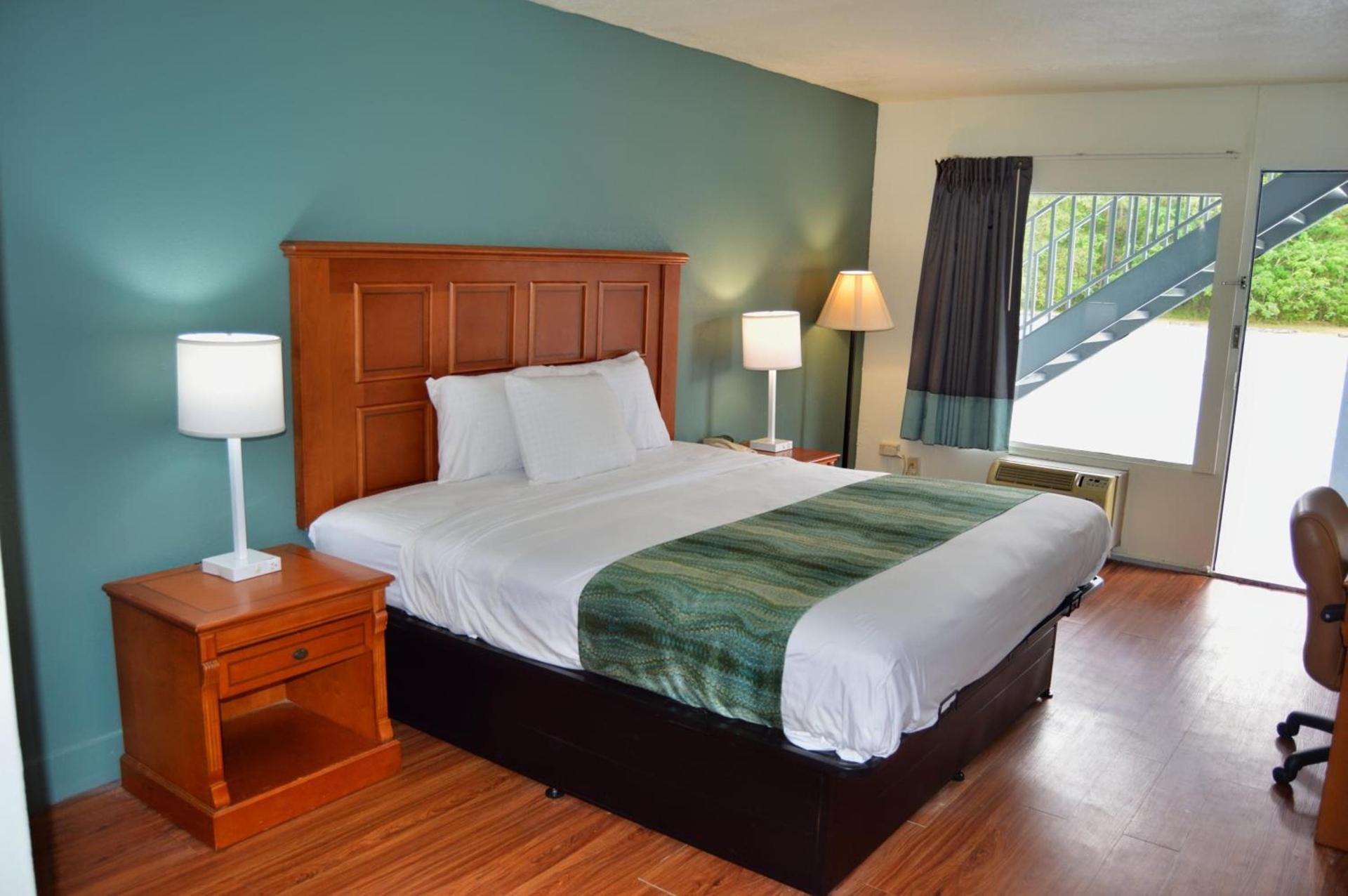 Days Inn by Wyndham Hardeeville Near Hilton Head photo 48