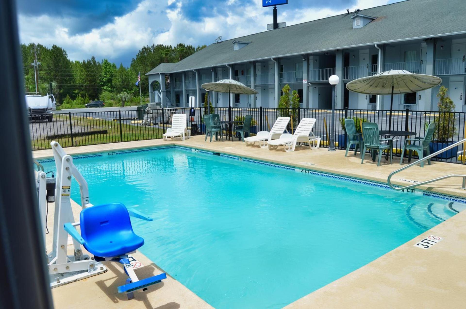 Days Inn by Wyndham Hardeeville Near Hilton Head photo 34