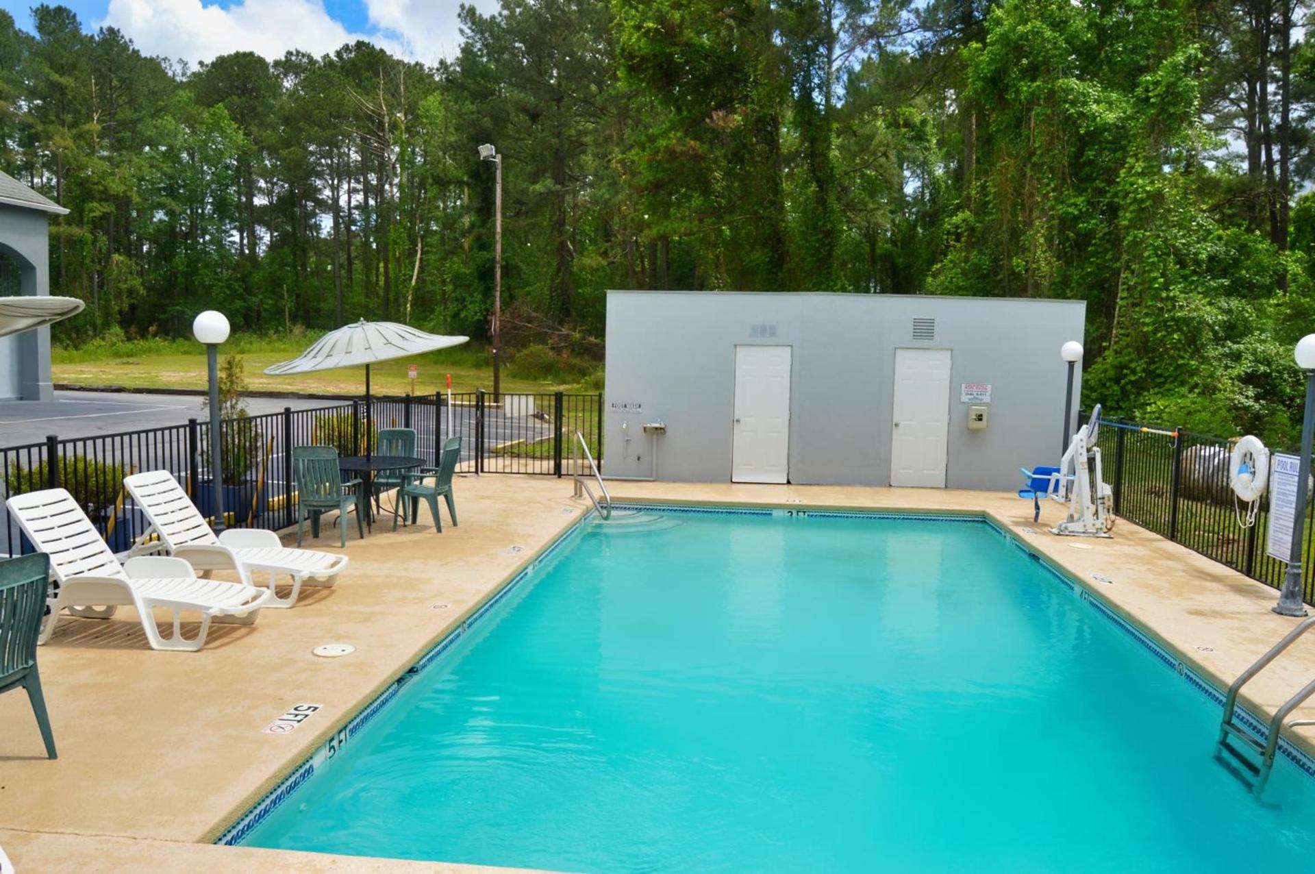 Days Inn by Wyndham Hardeeville Near Hilton Head photo 39