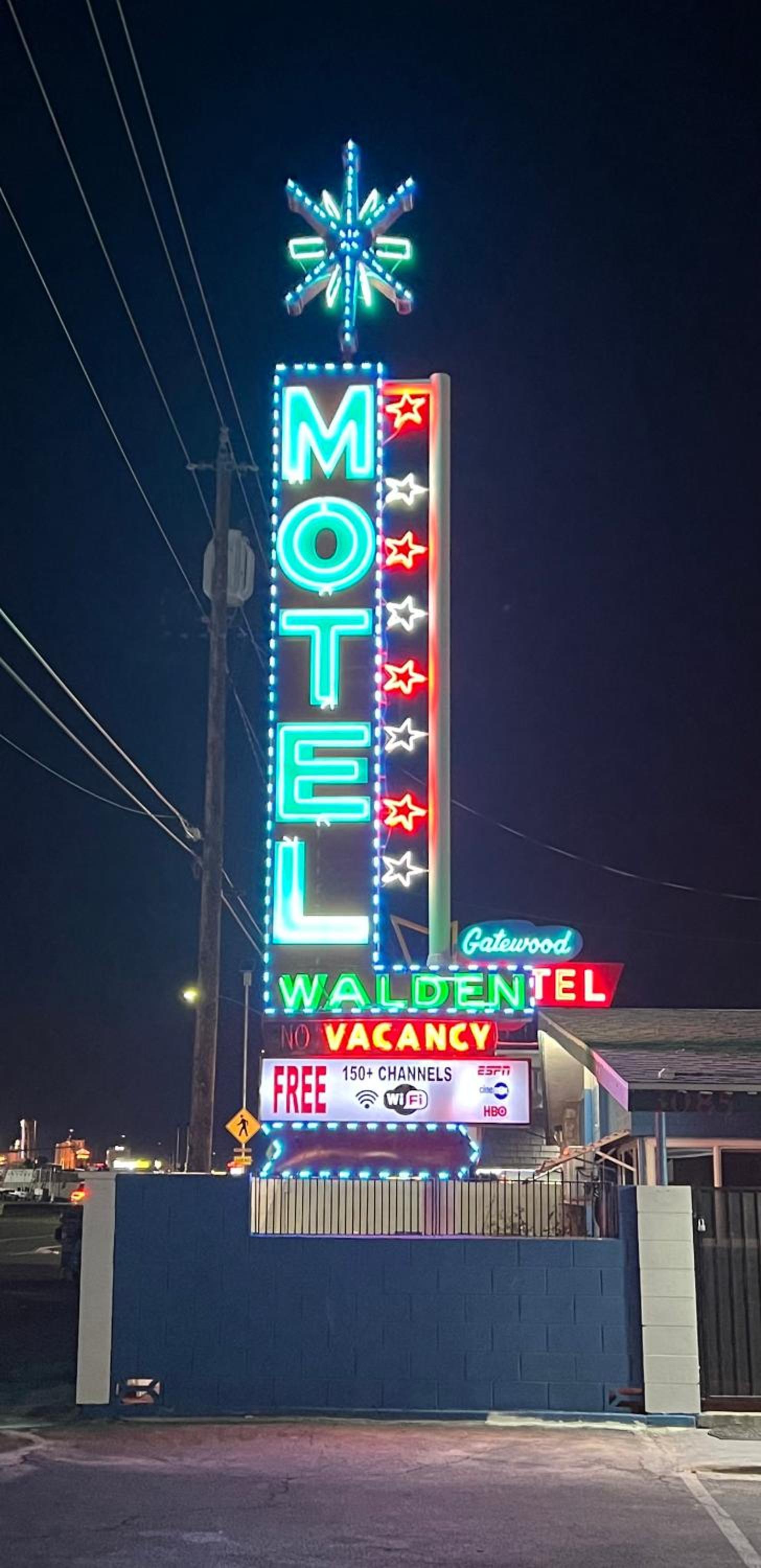 Walden Motel photo 31