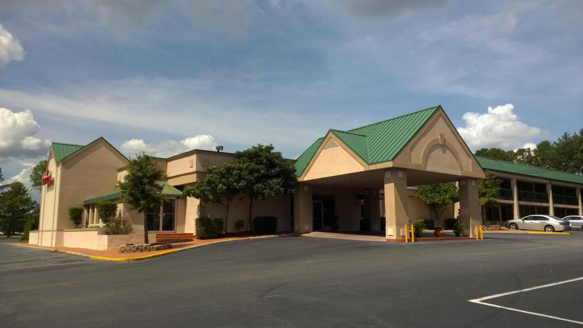 Ramada by Wyndham & Suites Warner Robins photo 27