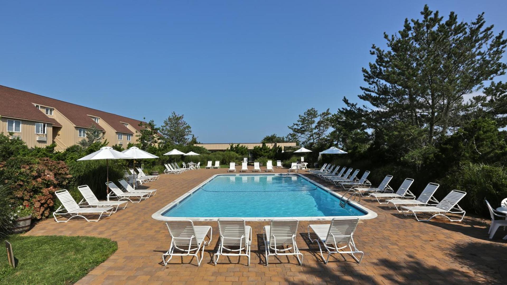 Windward Shores photo 17