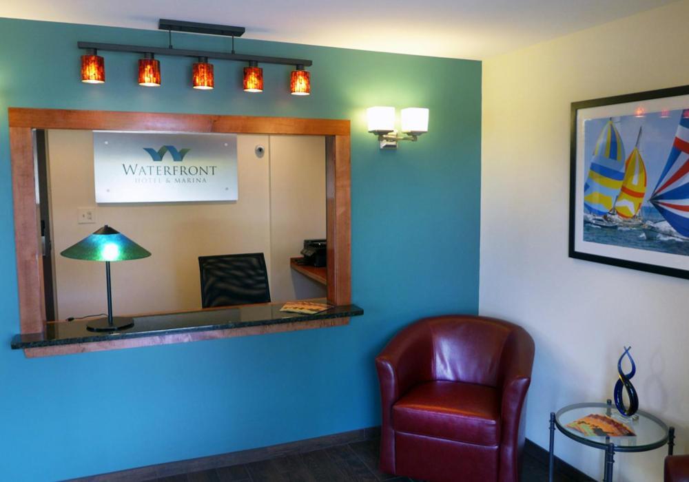 Waterfront Hotel and Marina photo 2