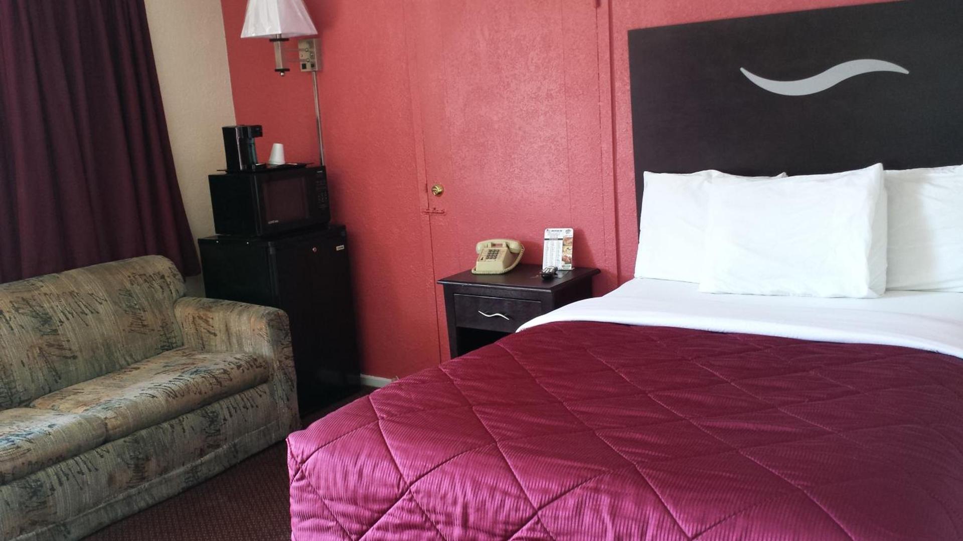 American Inn photo 9