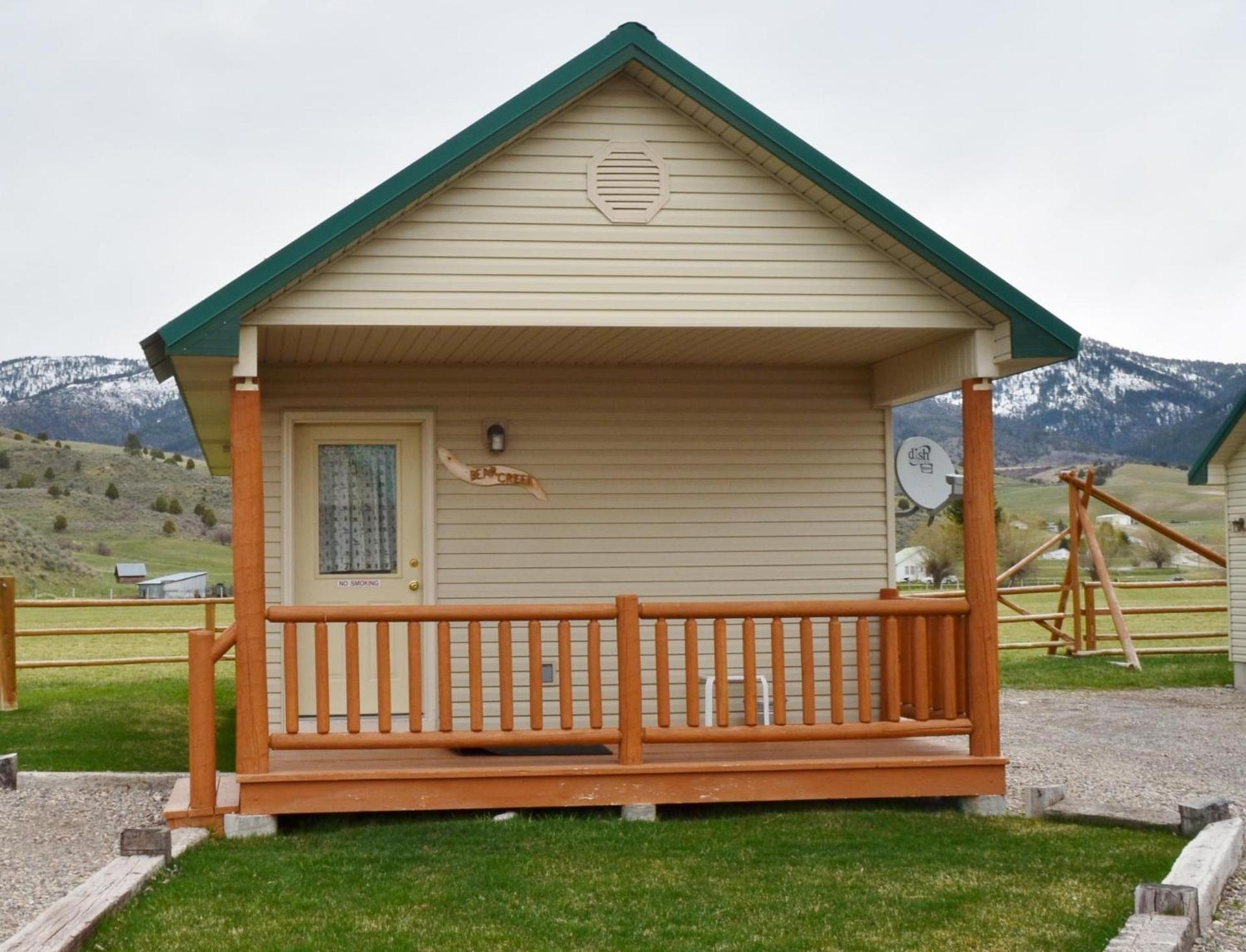 Sleepy J Cabins photo 15
