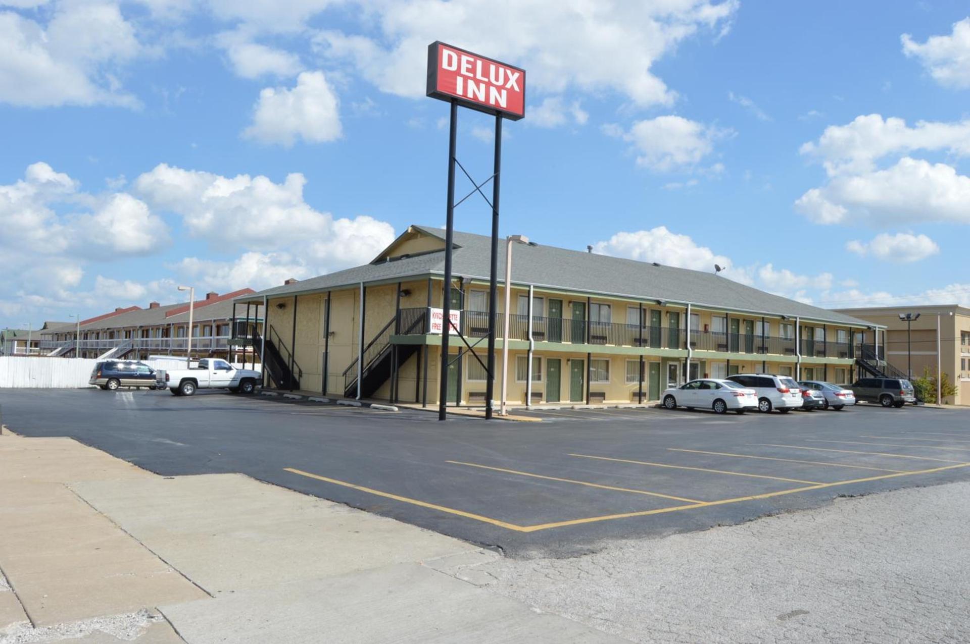 Delux Inn Tulsa photo 1
