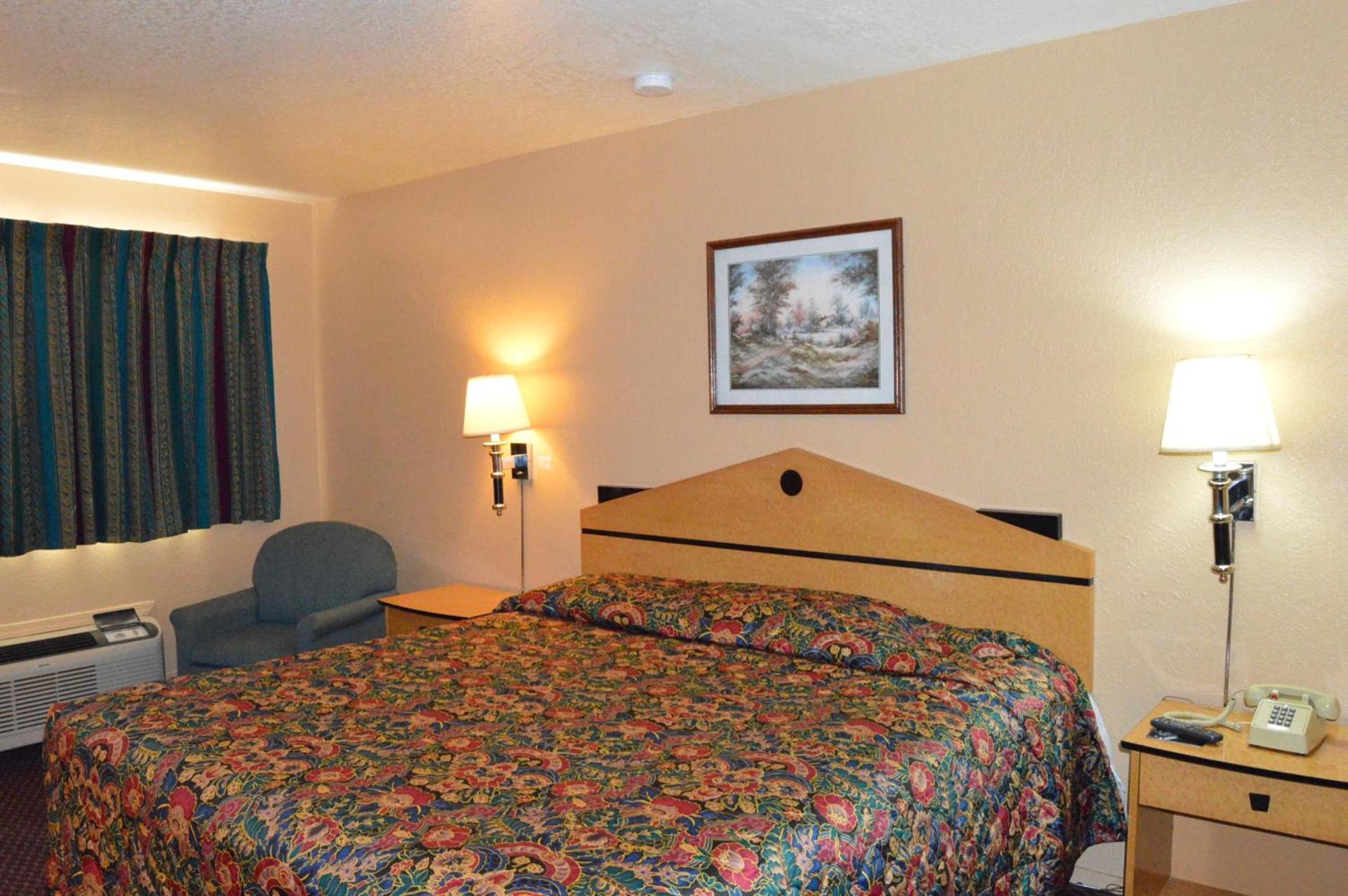 Delux Inn Tulsa photo 9