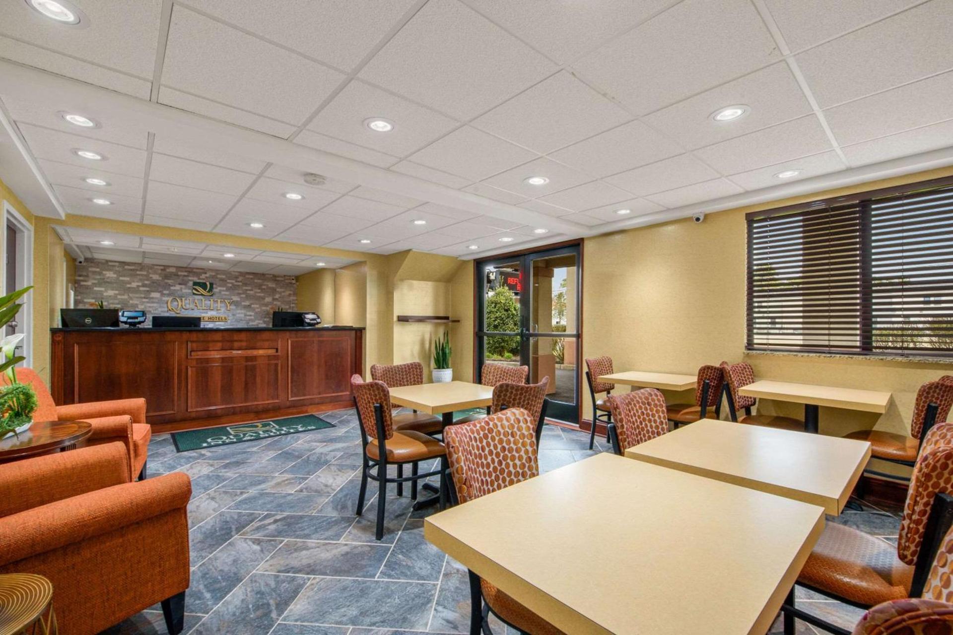 Hibiscus Inn & Suites photo 19