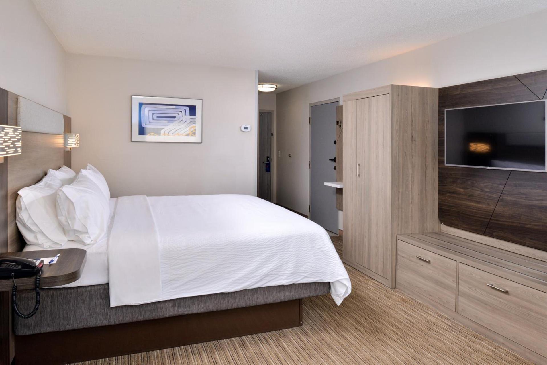 Holiday Inn Express Winston-Salem Medical Ctr Area photo 9