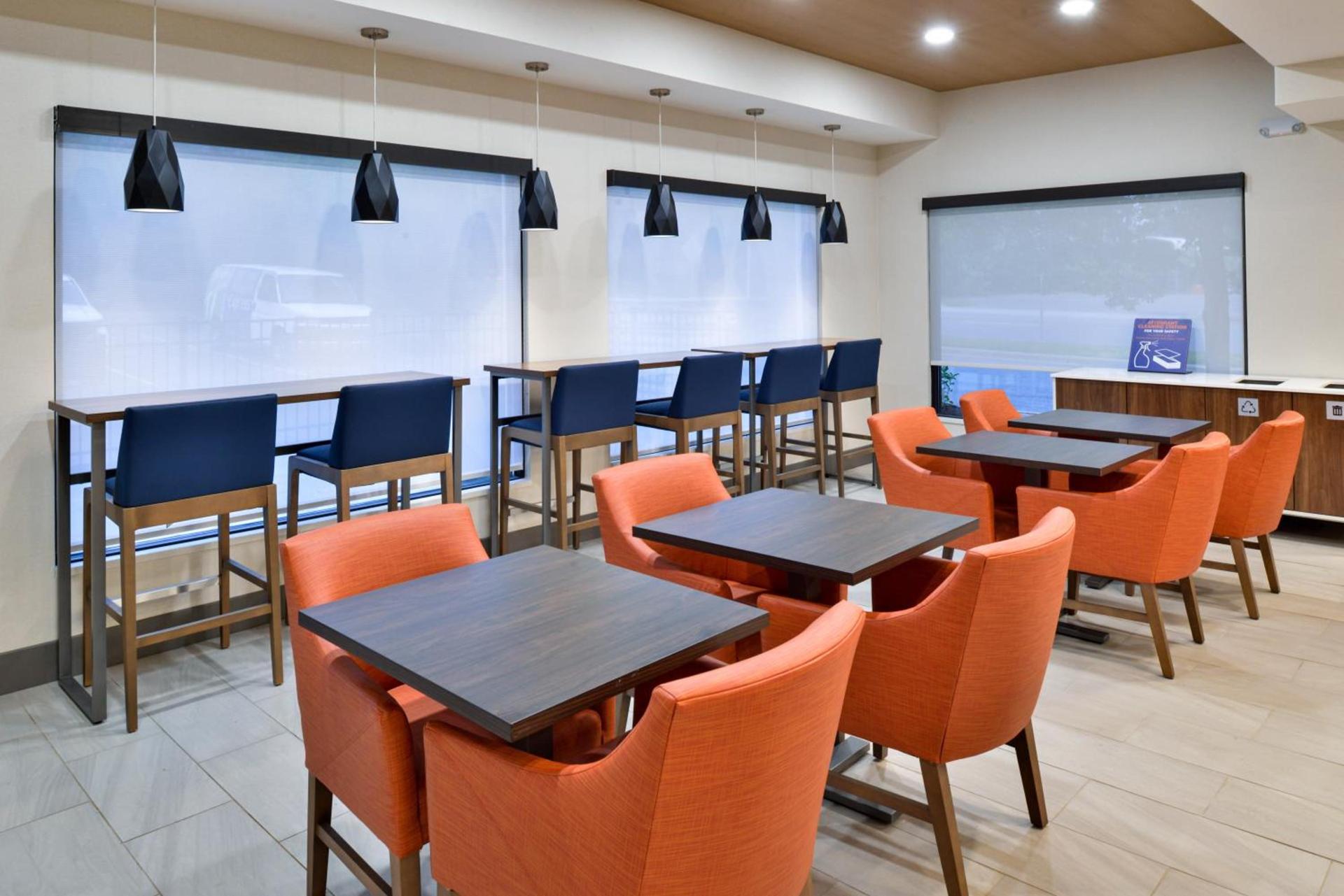 Holiday Inn Express Winston-Salem Medical Ctr Area photo 7