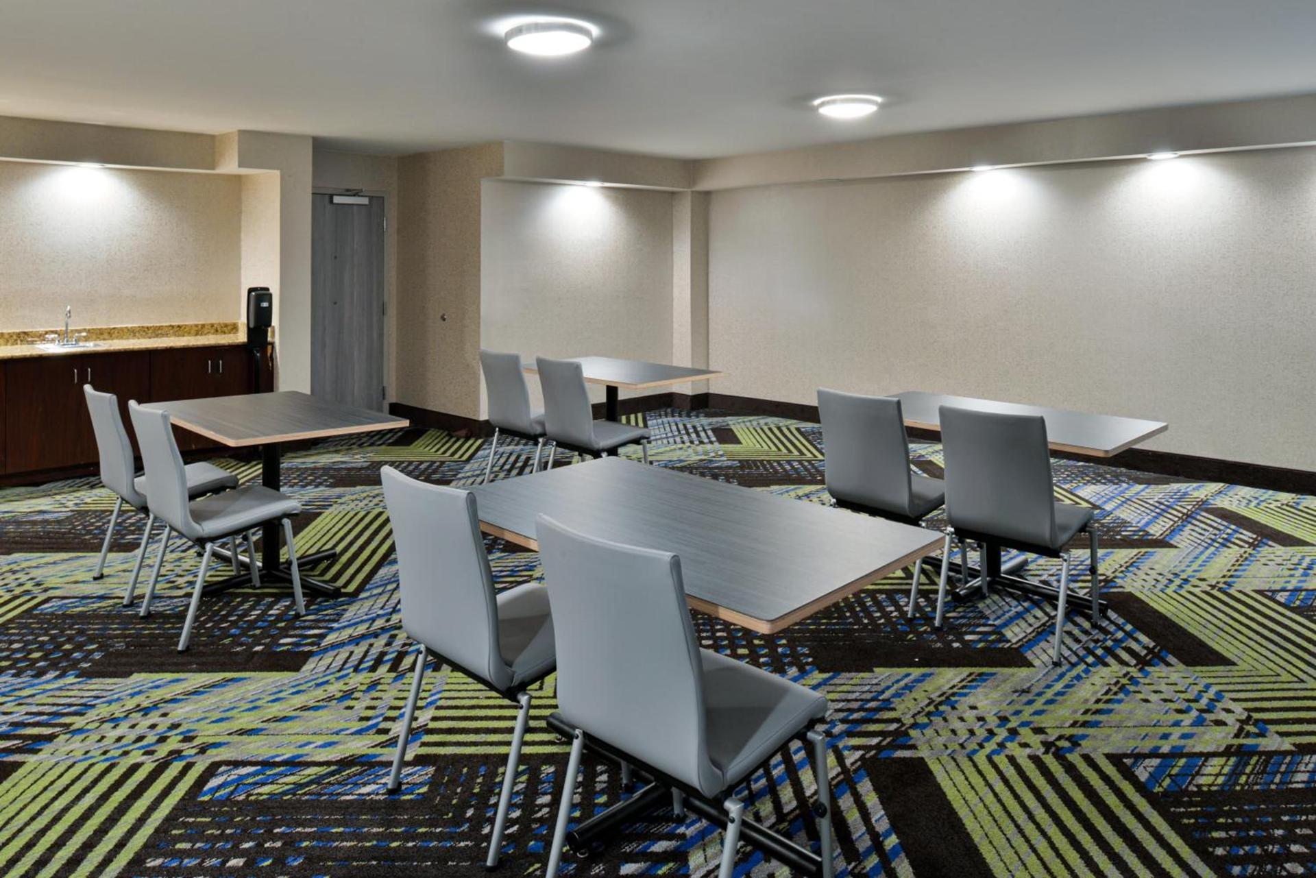 Holiday Inn Express Winston-Salem Medical Ctr Area photo 14