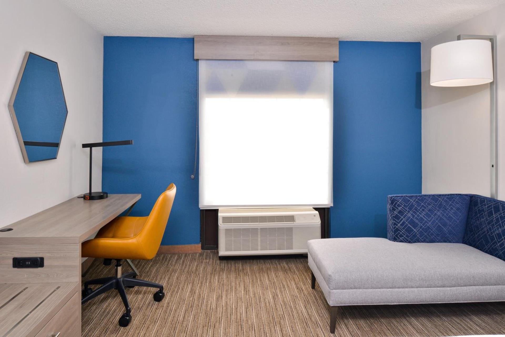 Holiday Inn Express Winston-Salem Medical Ctr Area photo 40
