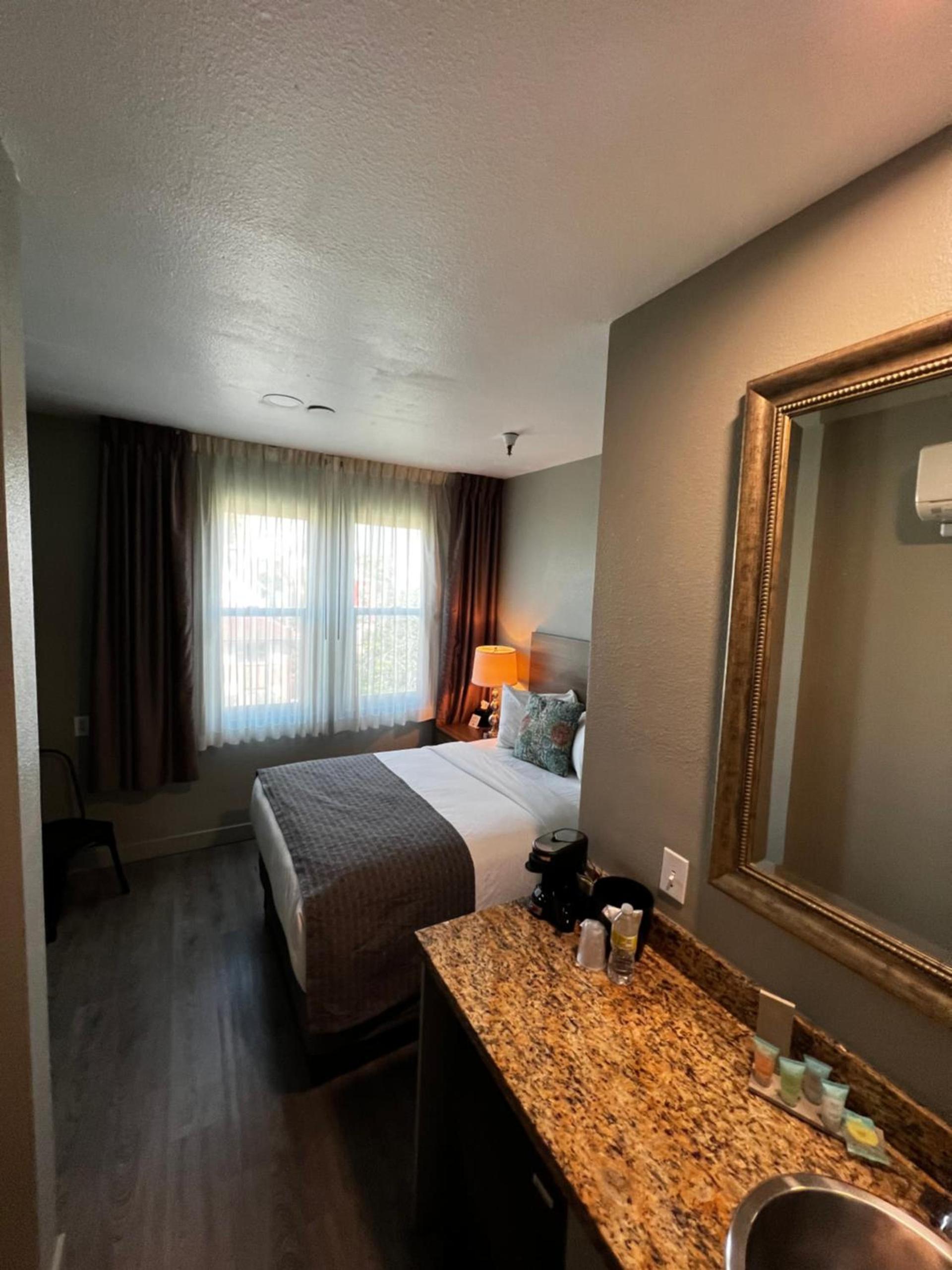 Urban Boutique Hotel- Little Italy, Downtown San Diego photo 18