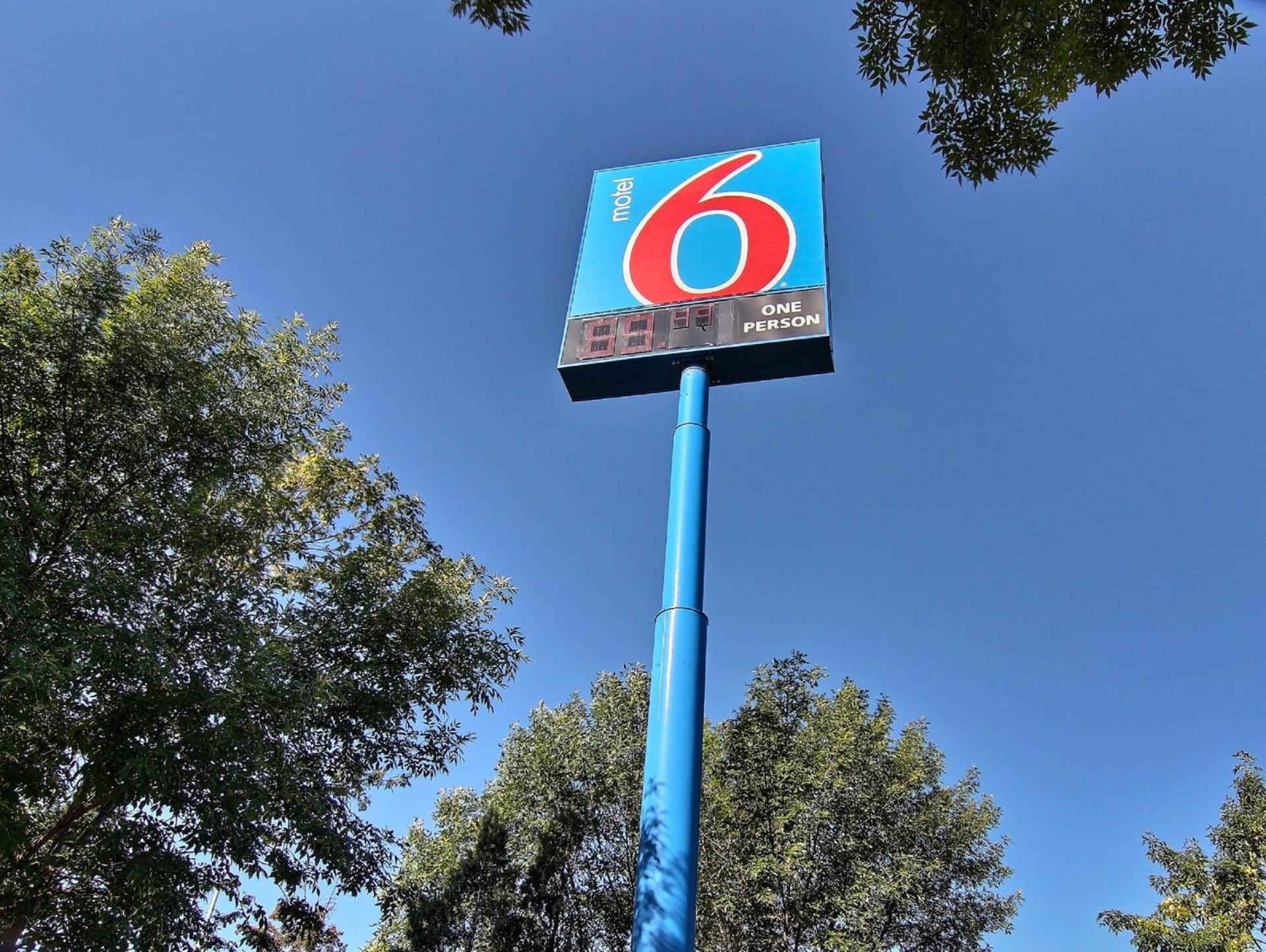 Motel 6-Bismarck, ND photo 6