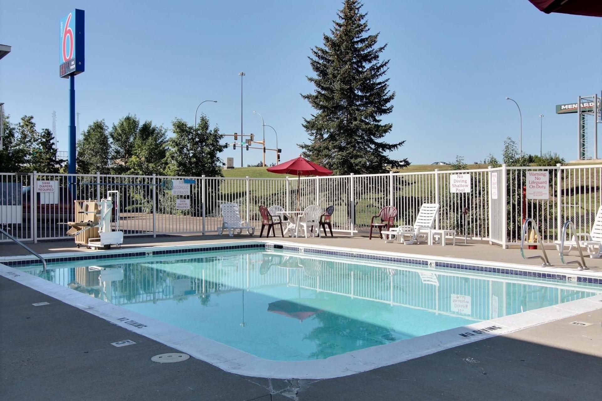 Motel 6-Bismarck, ND photo 10