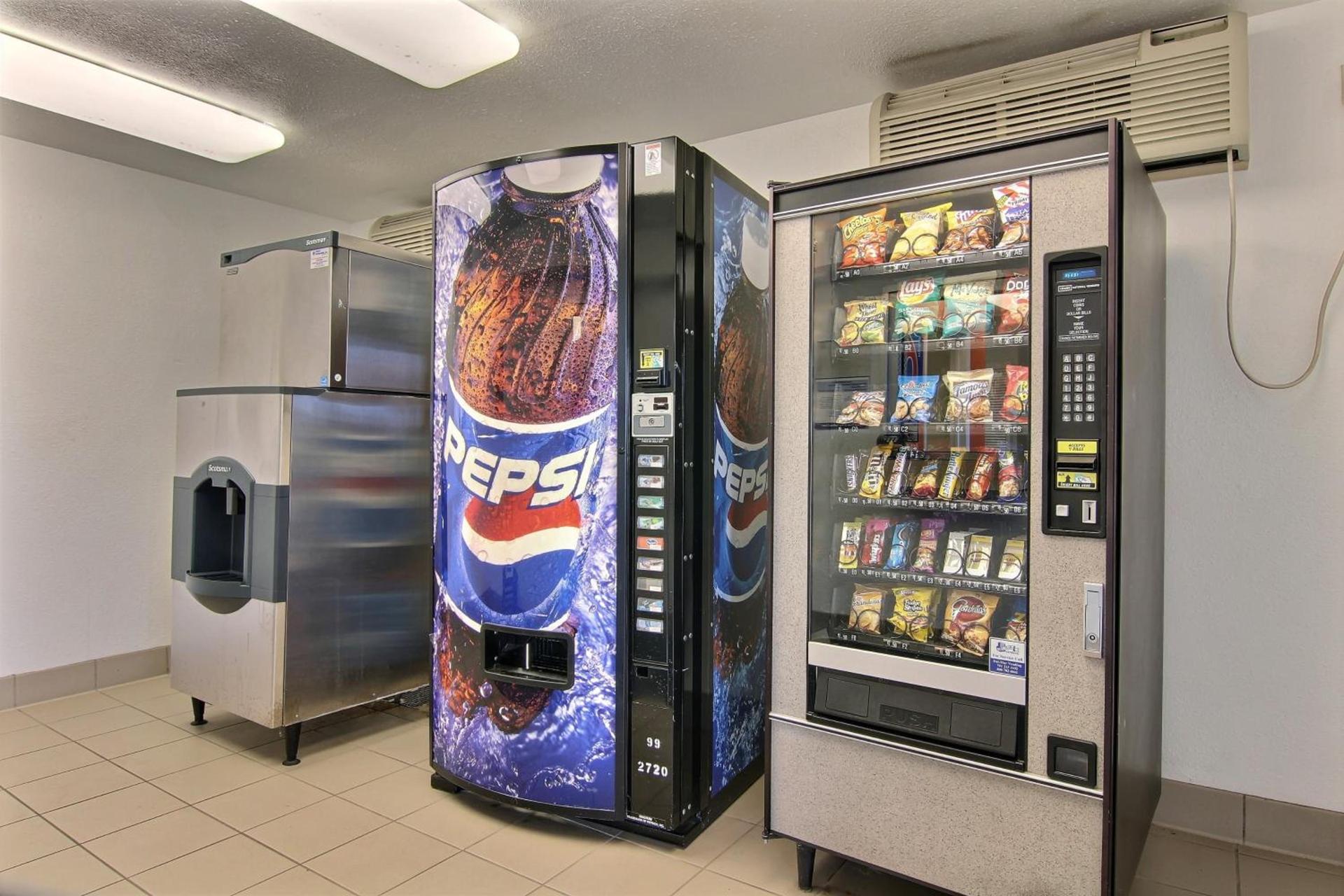 Motel 6-Bismarck, ND photo 13