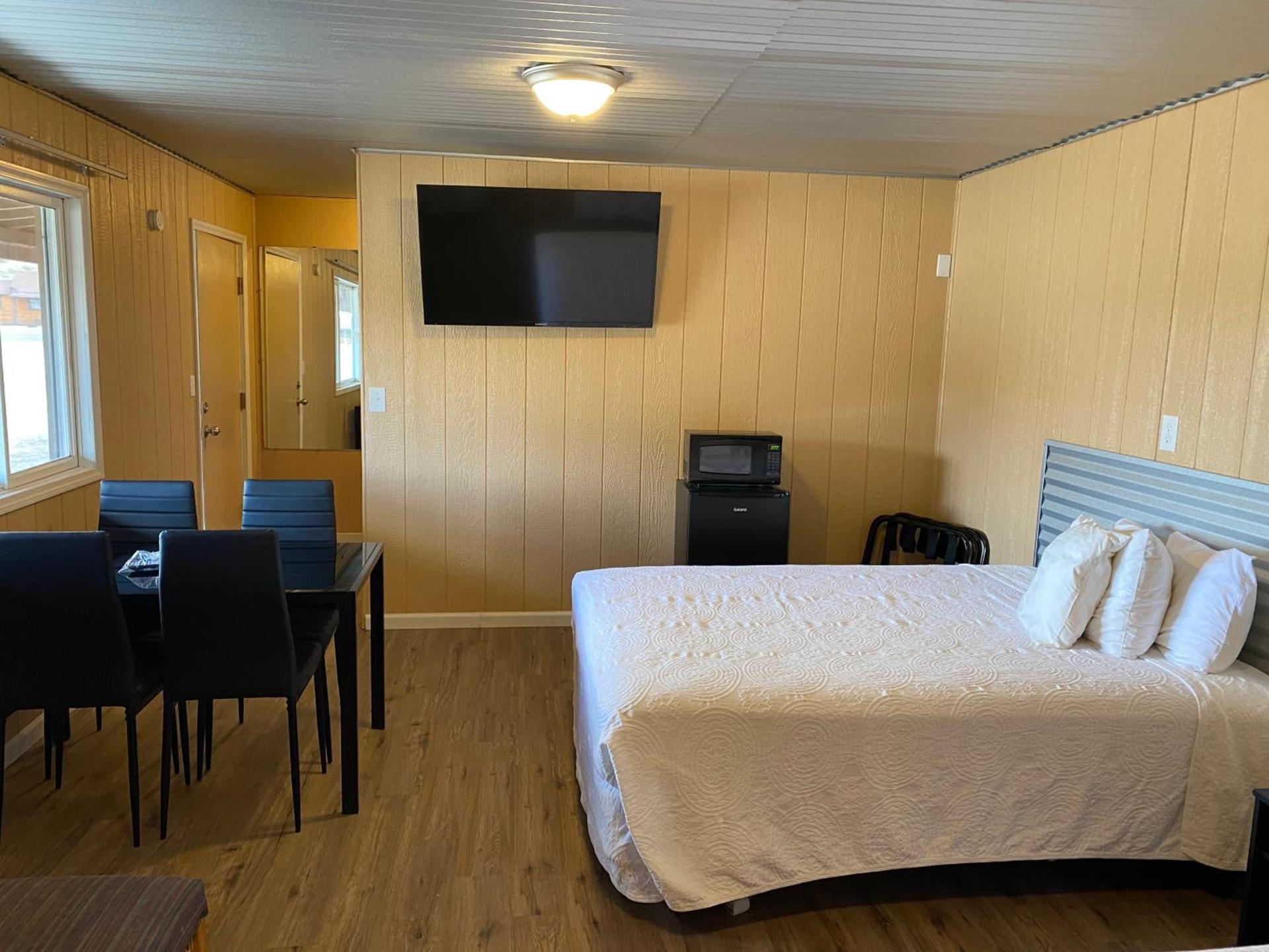 Big Bear Motel photo 59