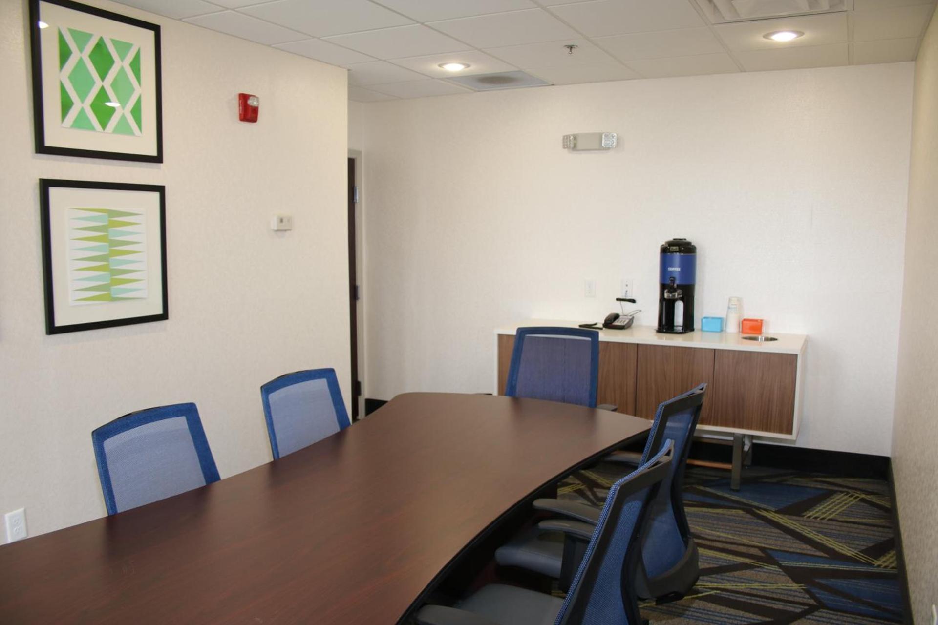 Holiday Inn Express by IHG photo 53