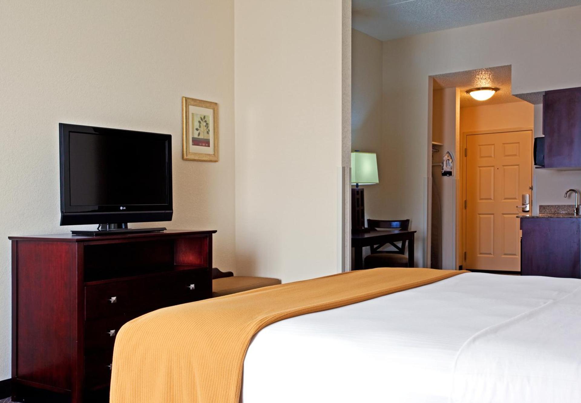Holiday Inn Express & Suites Chicago West-O'Hare Arpt Area by IHG photo 3