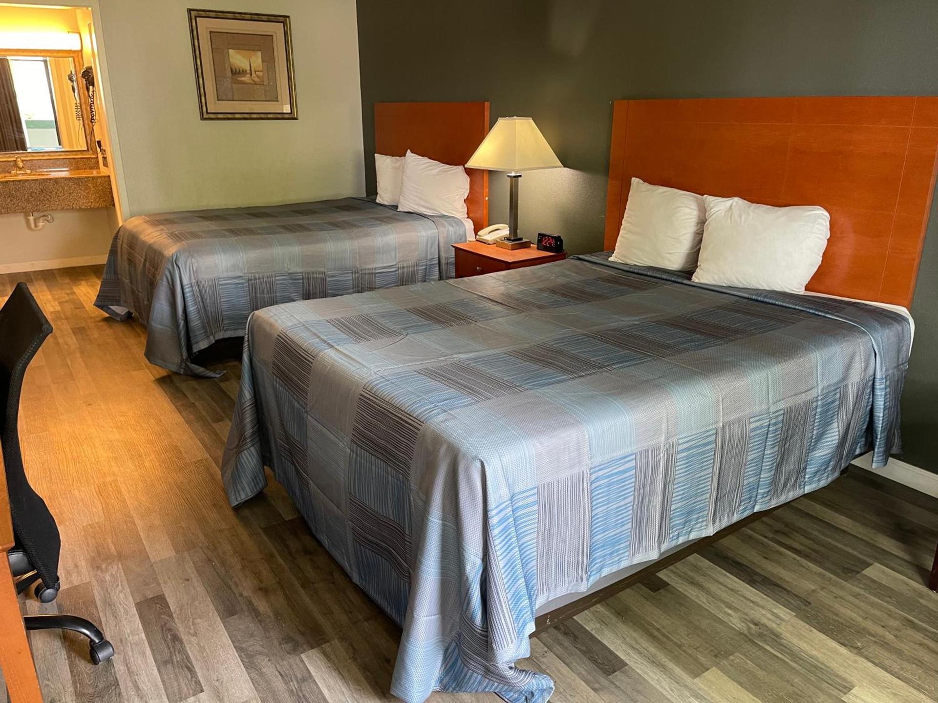 Wilkes-Barre Inn & Suites photo 17