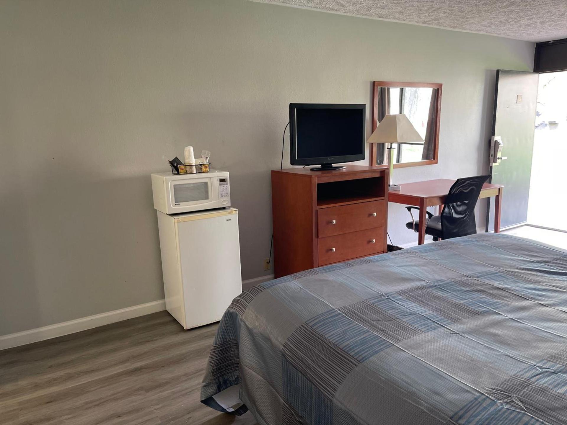 Wilkes-Barre Inn & Suites photo 10
