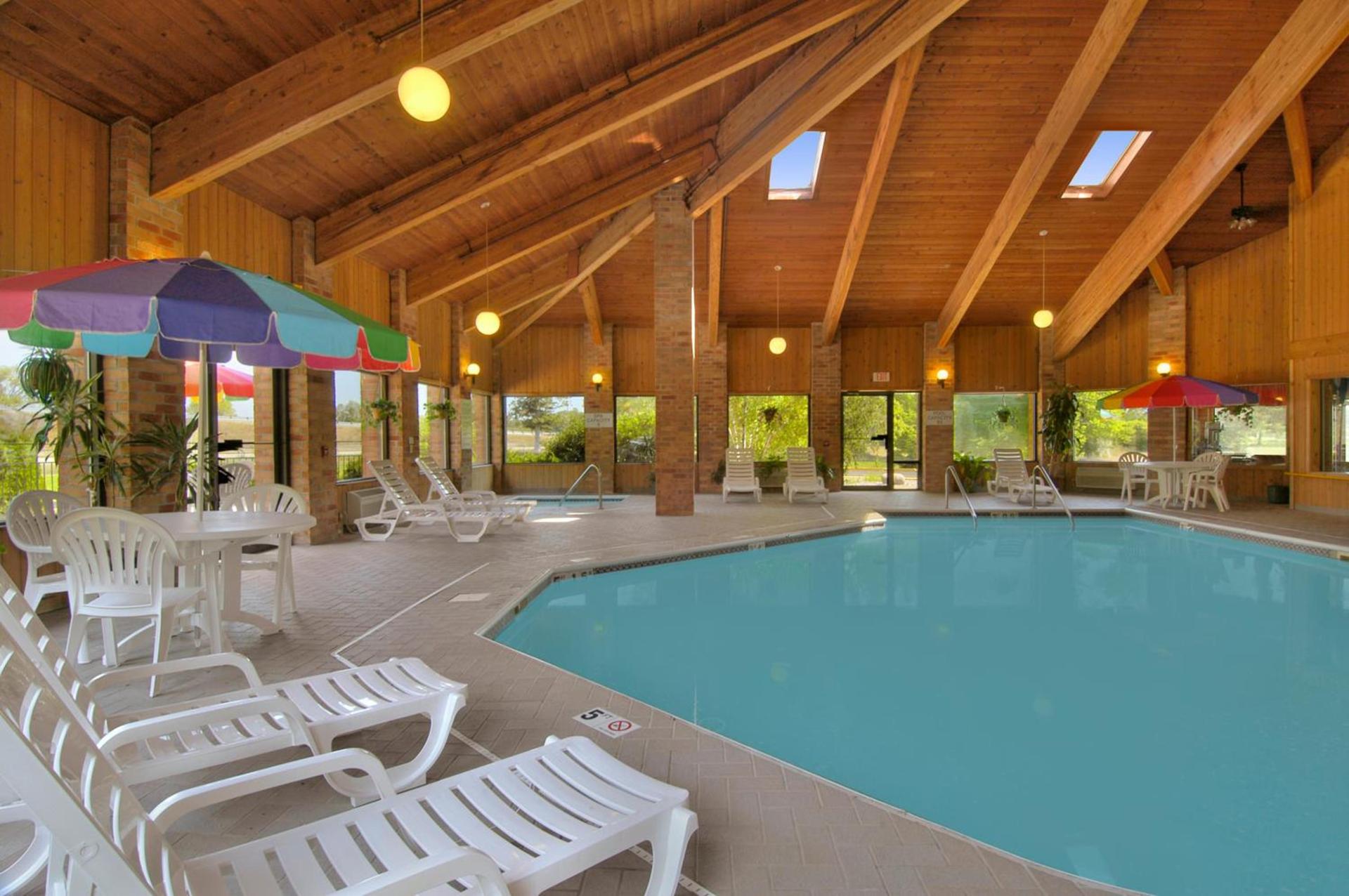 Baymont by Wyndham Muskegon photo 17