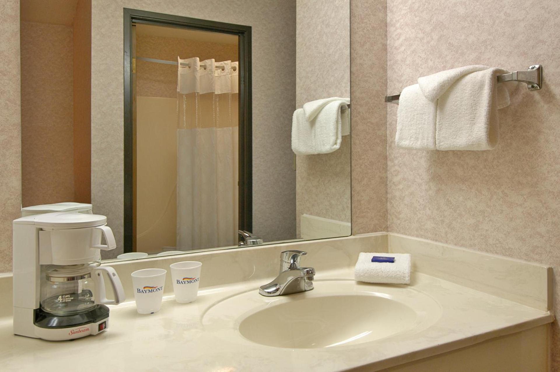 Baymont by Wyndham Muskegon photo 20