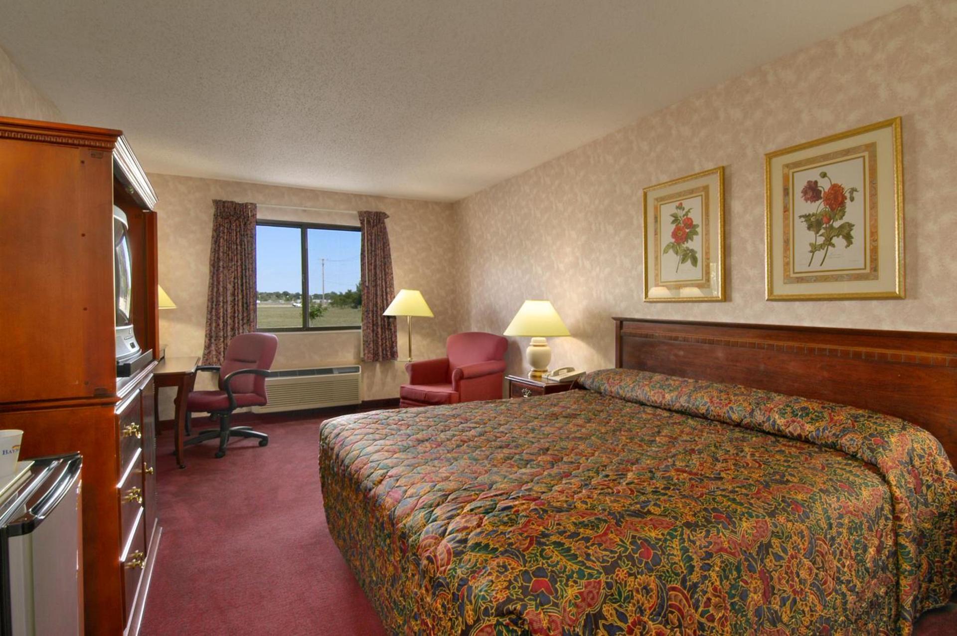 Baymont by Wyndham Muskegon photo 29