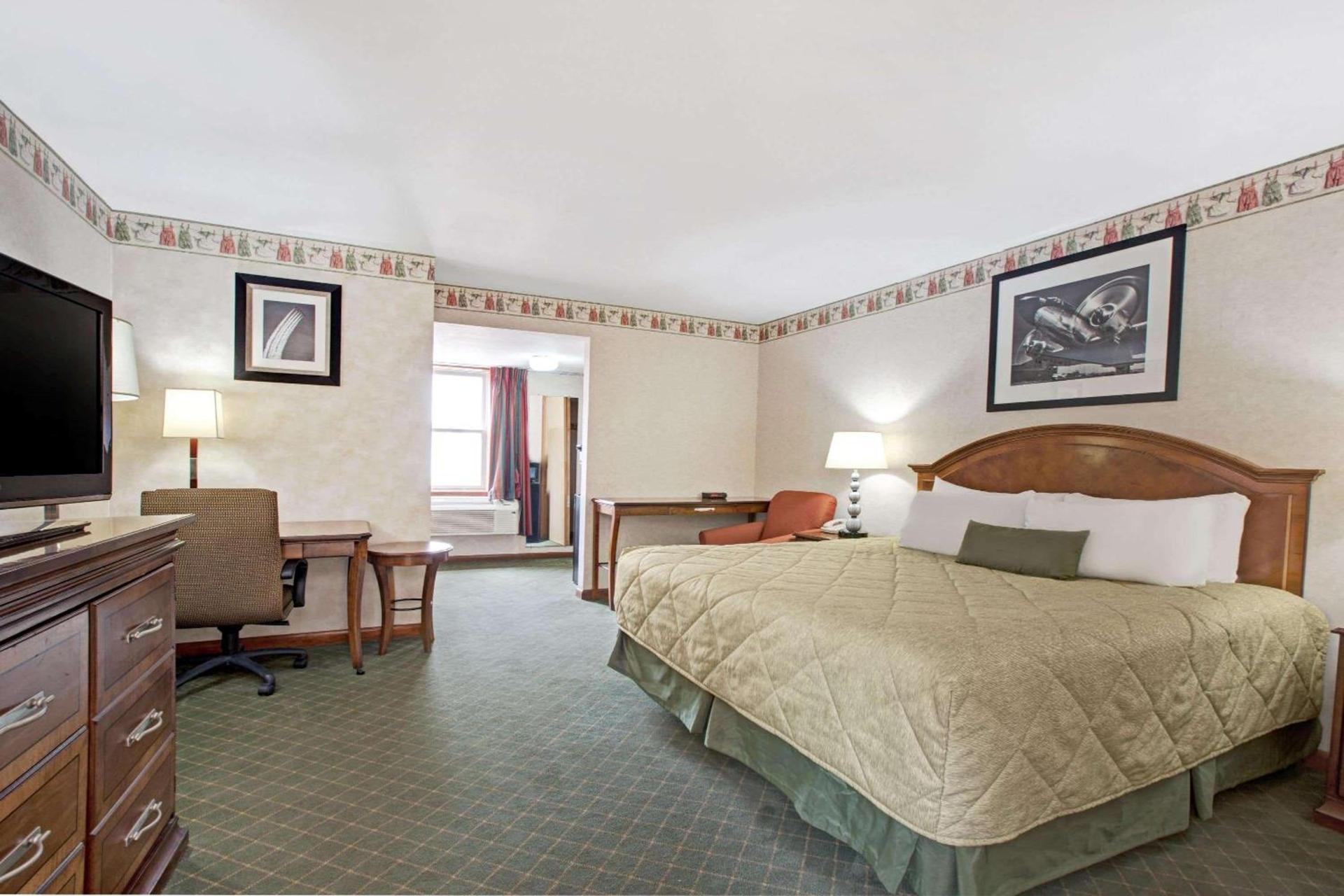 Ramada by Wyndham Flemington photo 8