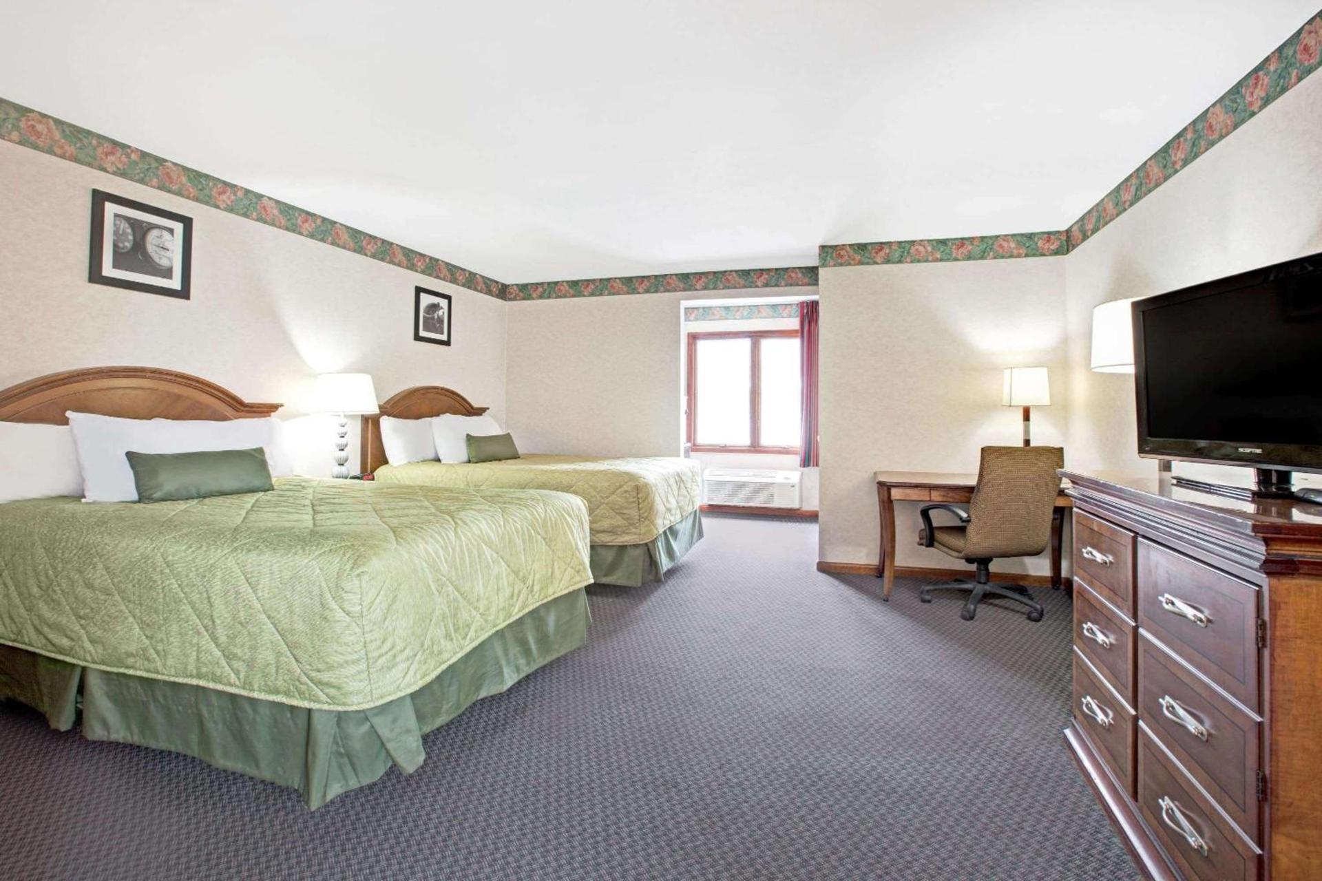 Ramada by Wyndham Flemington photo 9