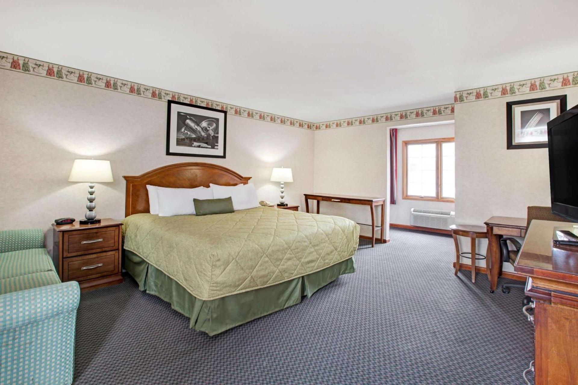 Ramada by Wyndham Flemington photo 10