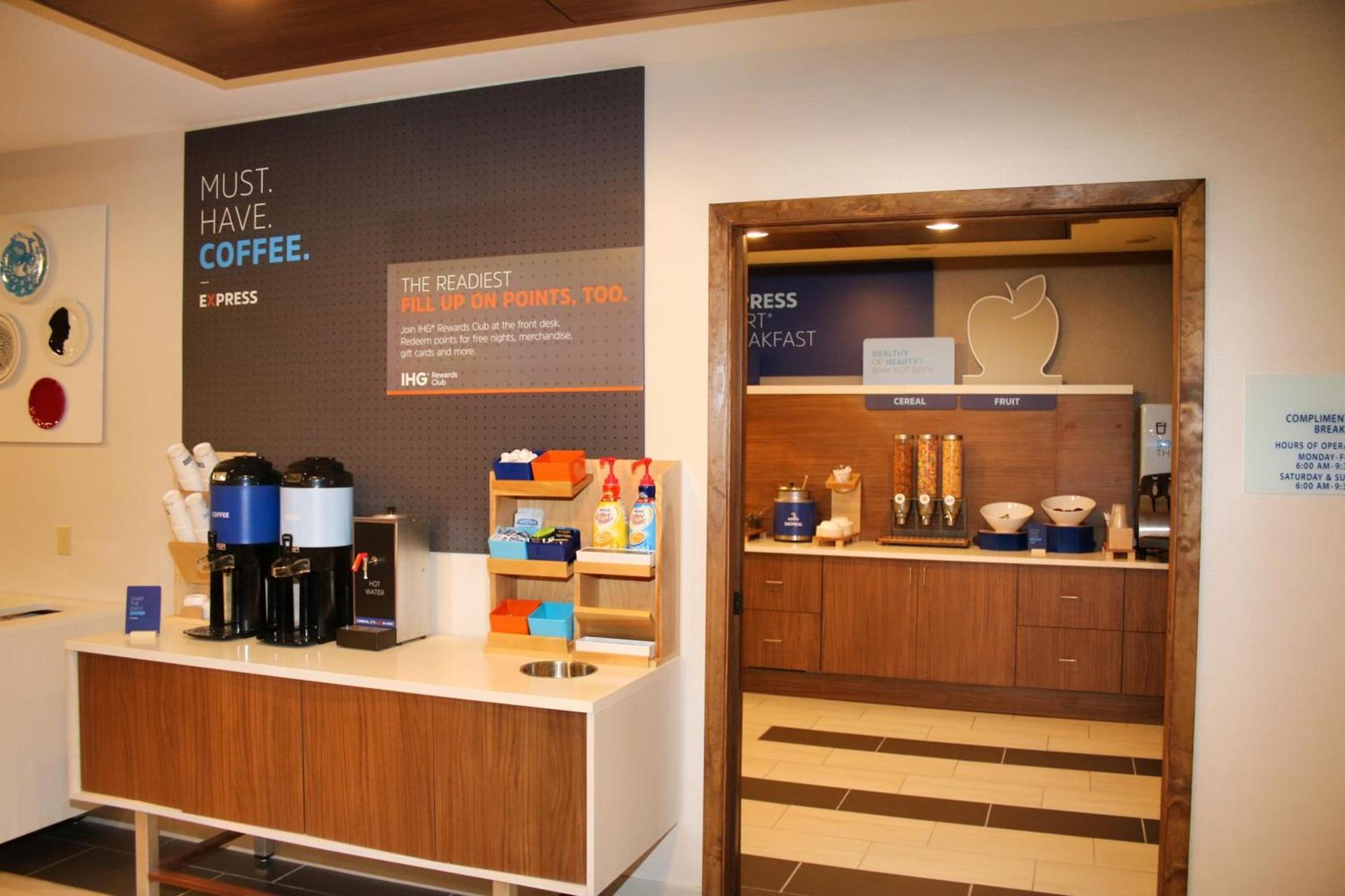 Holiday Inn Express by IHG photo 40