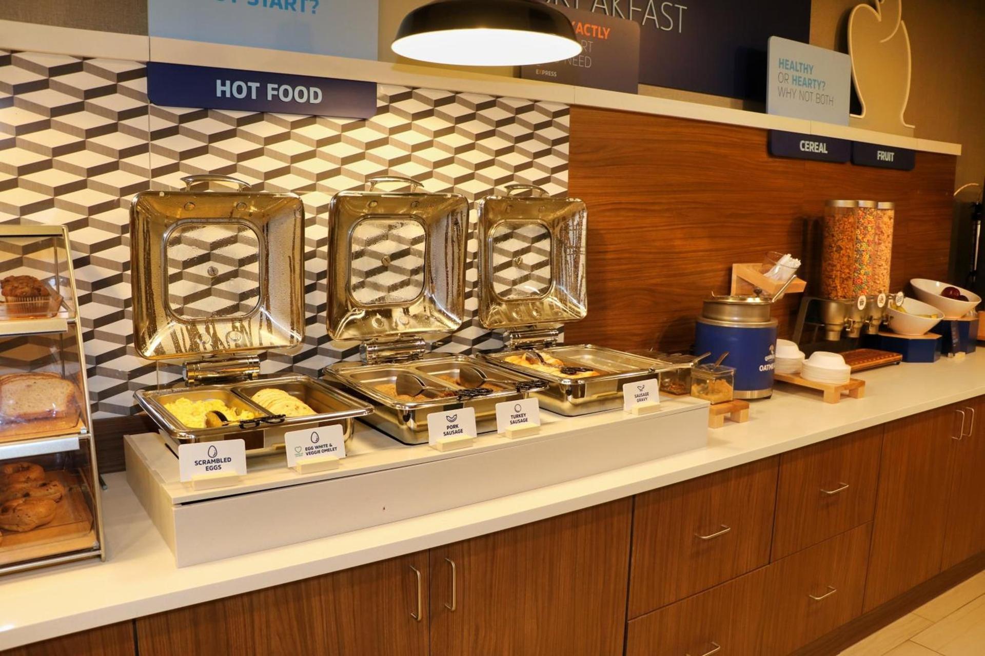 Holiday Inn Express by IHG photo 52