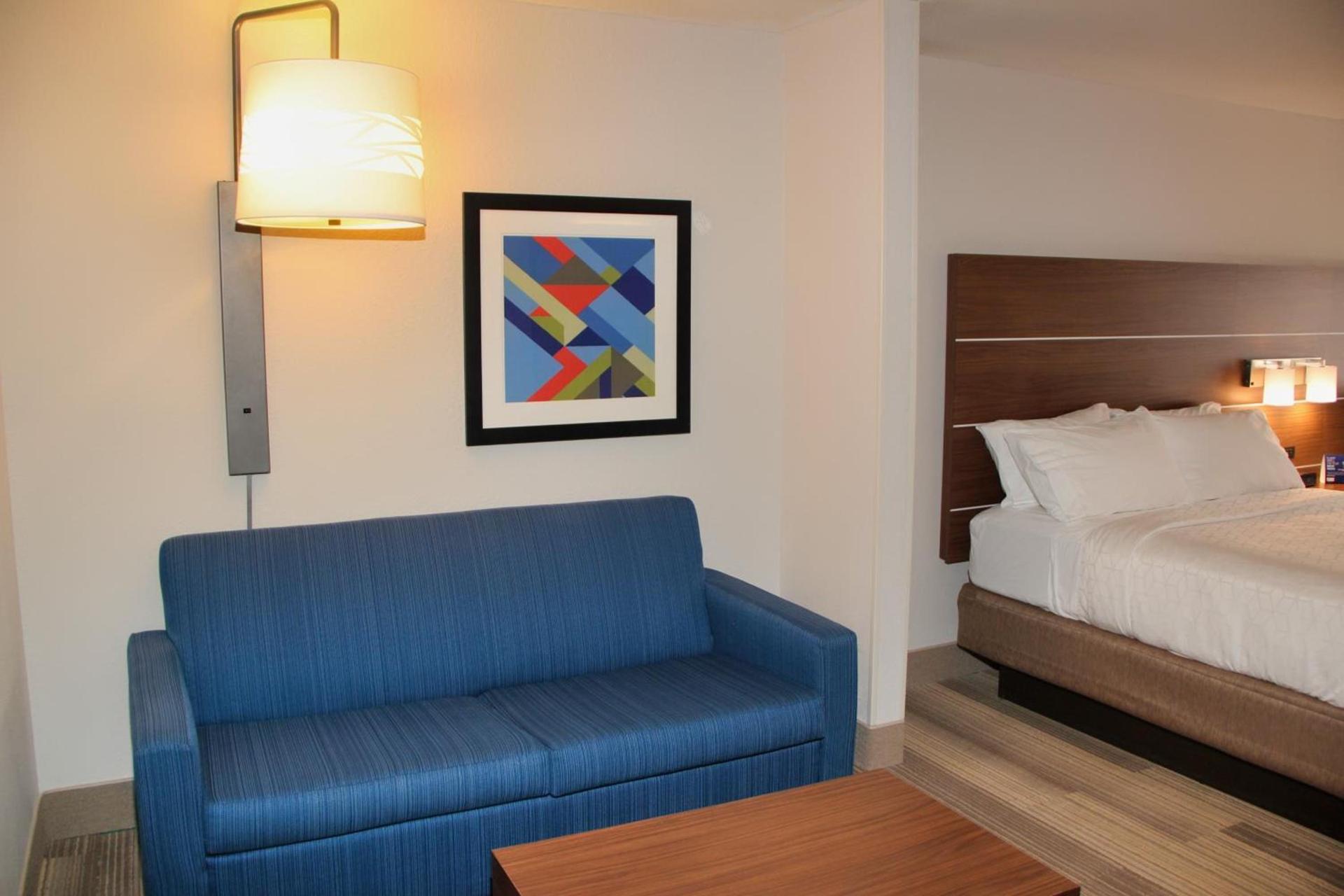 Holiday Inn Express by IHG photo 48