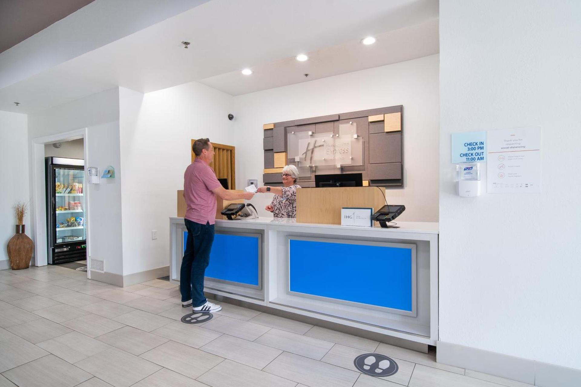Holiday Inn Express Hotel & Suites Bedford by IHG photo 20