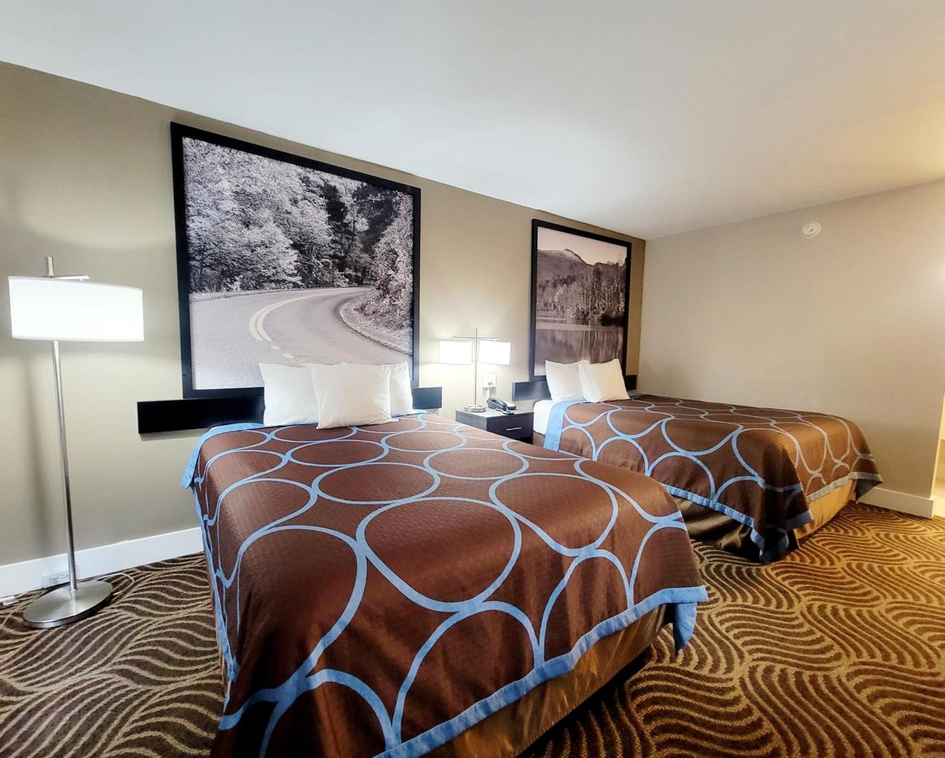 Super 8 by Wyndham Marion NC photo 8