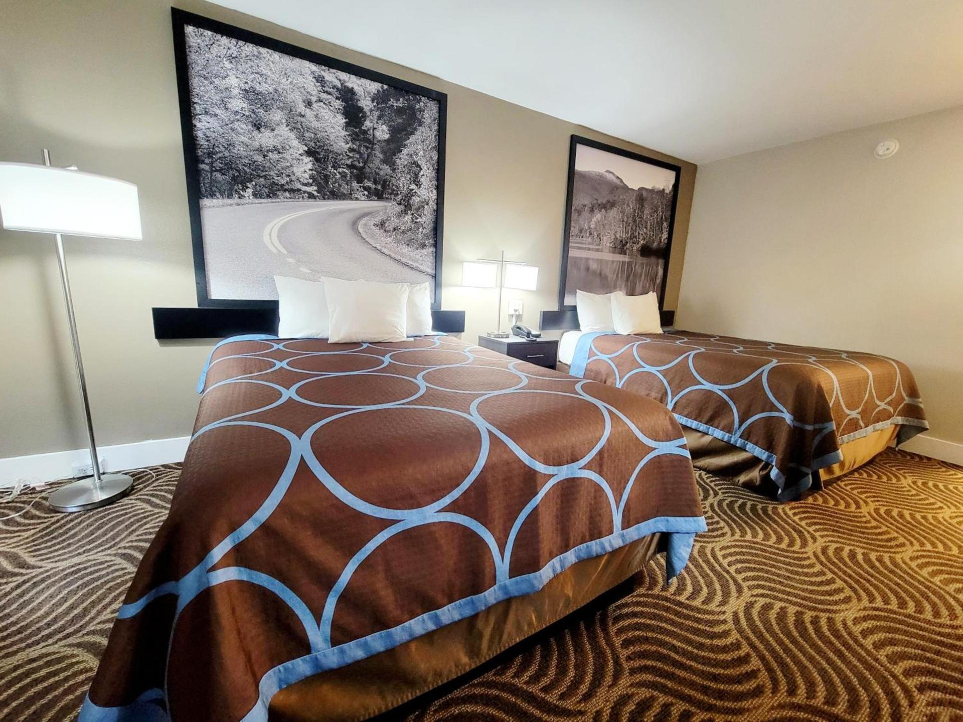 Super 8 by Wyndham Marion NC photo 32