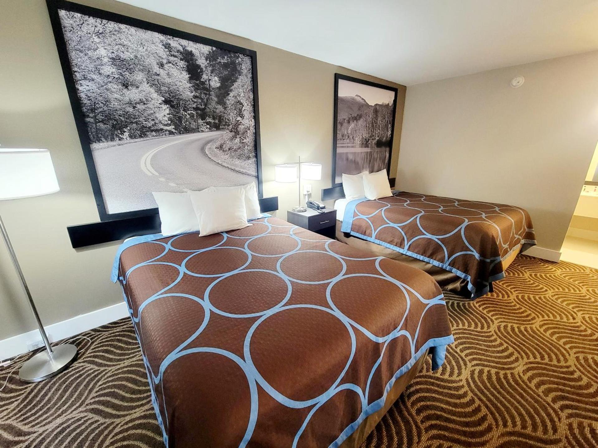 Super 8 by Wyndham Marion NC photo 44