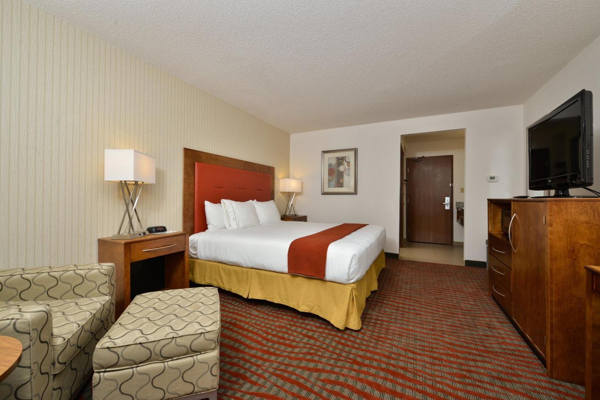 Holiday Inn Express Boston-Milford by IHG photo 69