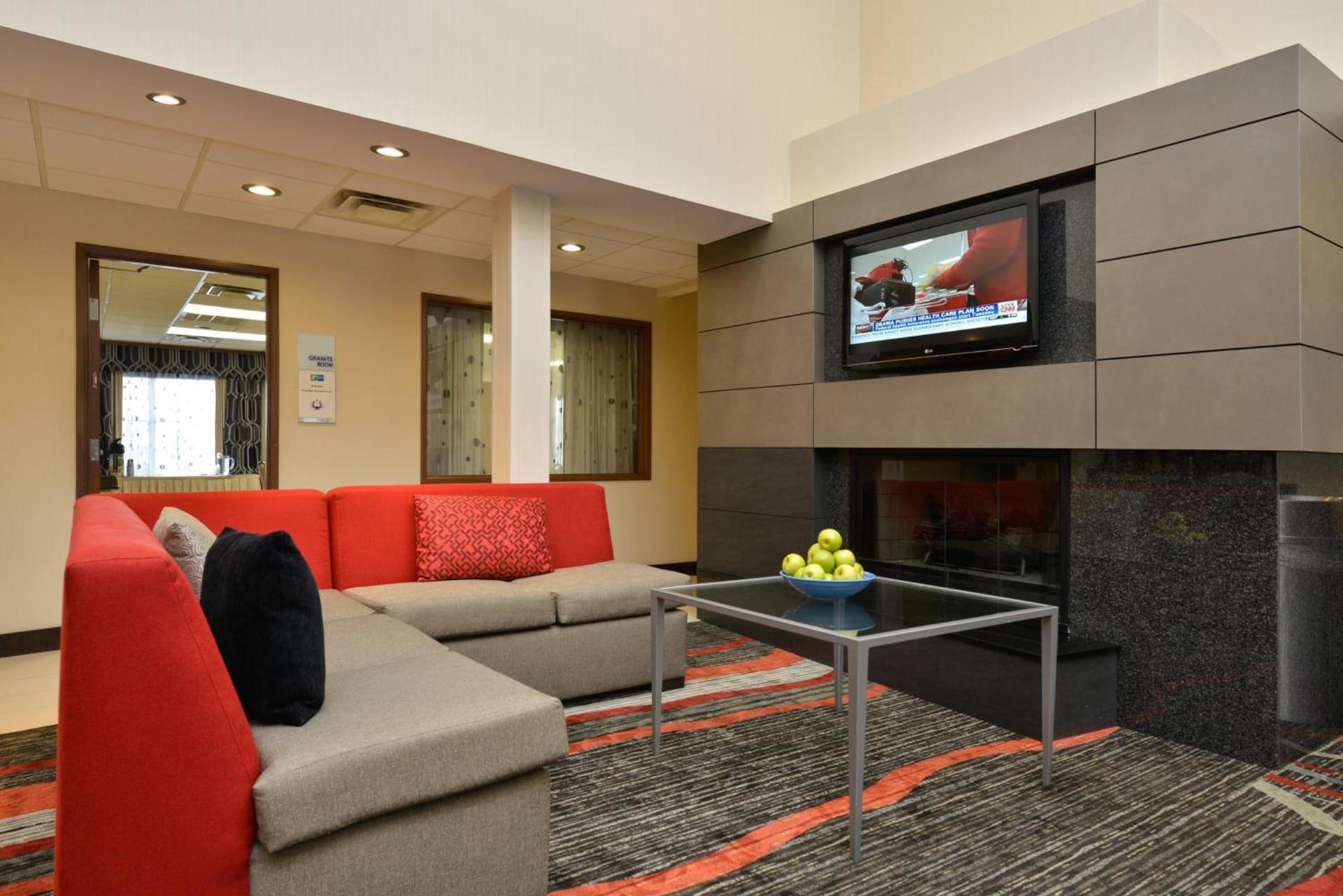 Holiday Inn Express Boston-Milford by IHG photo 62