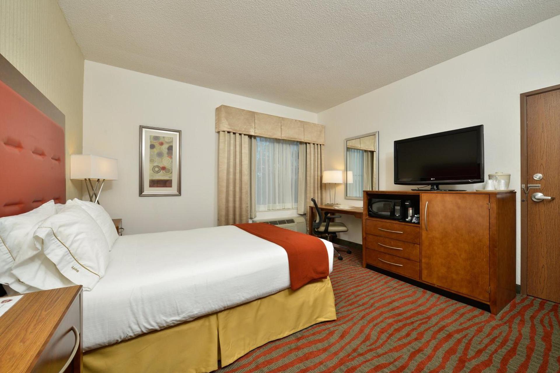 Holiday Inn Express Boston-Milford by IHG photo 67