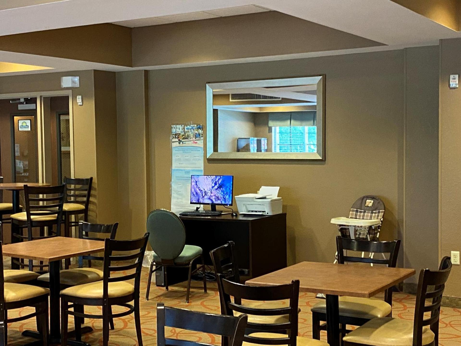 Holiday Inn Express & Suites Palm Coast - I-95 photo 24