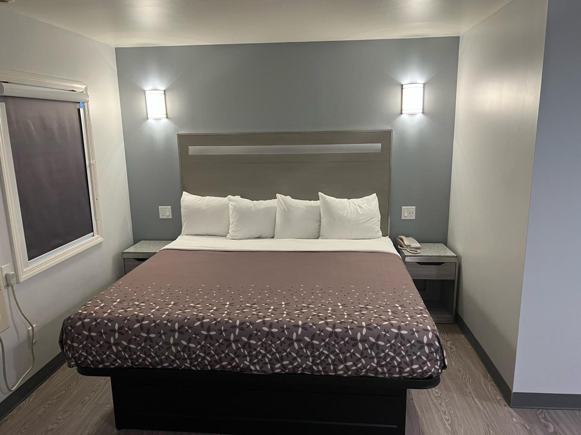112 Motel photo 5