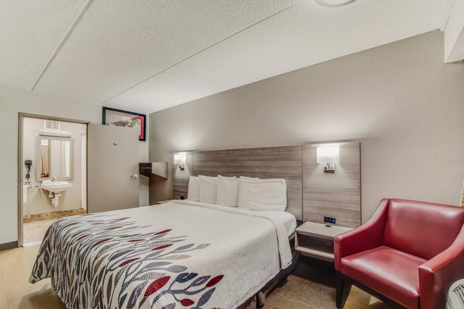 Red Roof Inn Columbia East - Ft Jackson photo 29