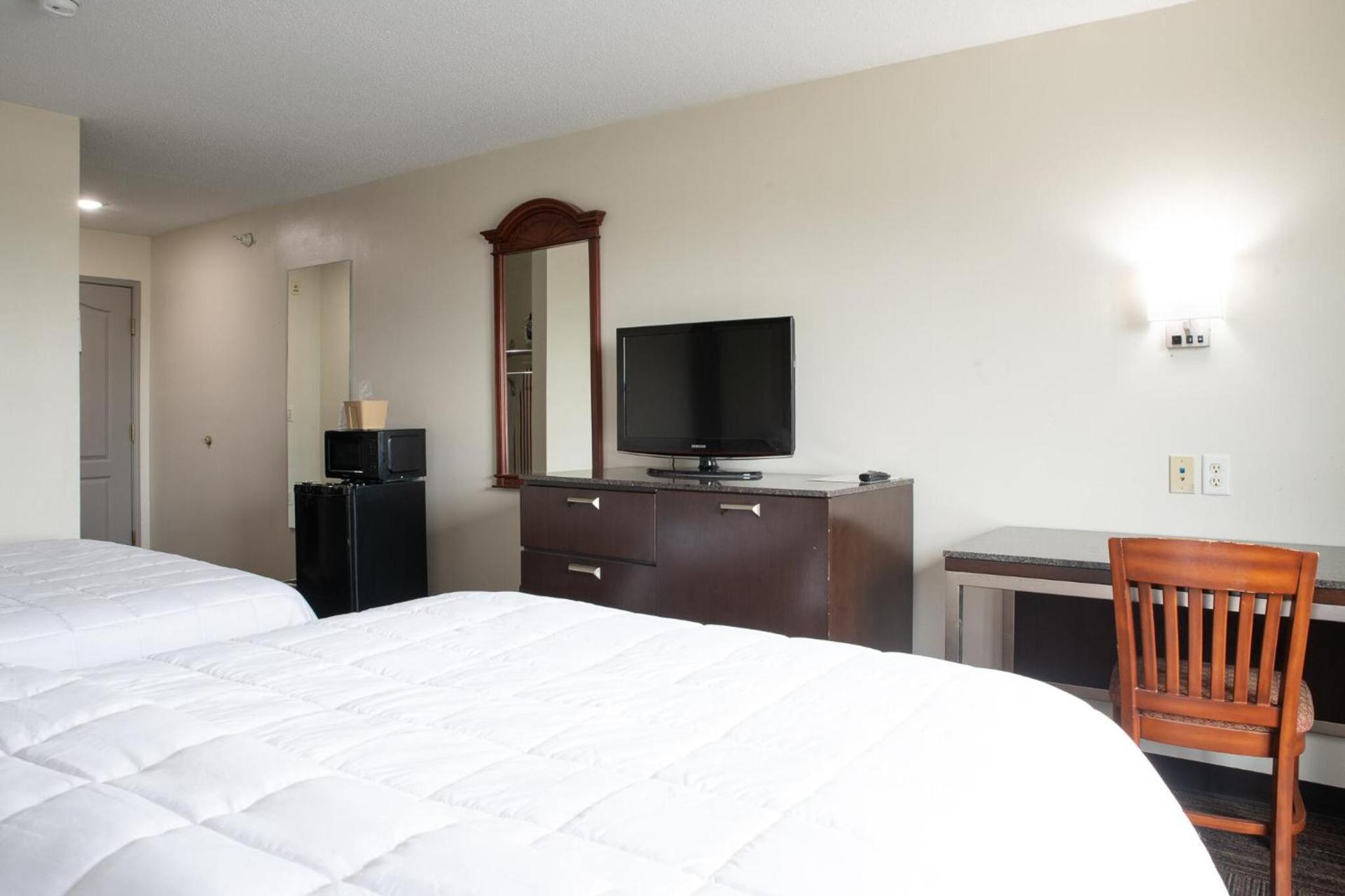 BlissPoint Inn & Suites Marion photo 8