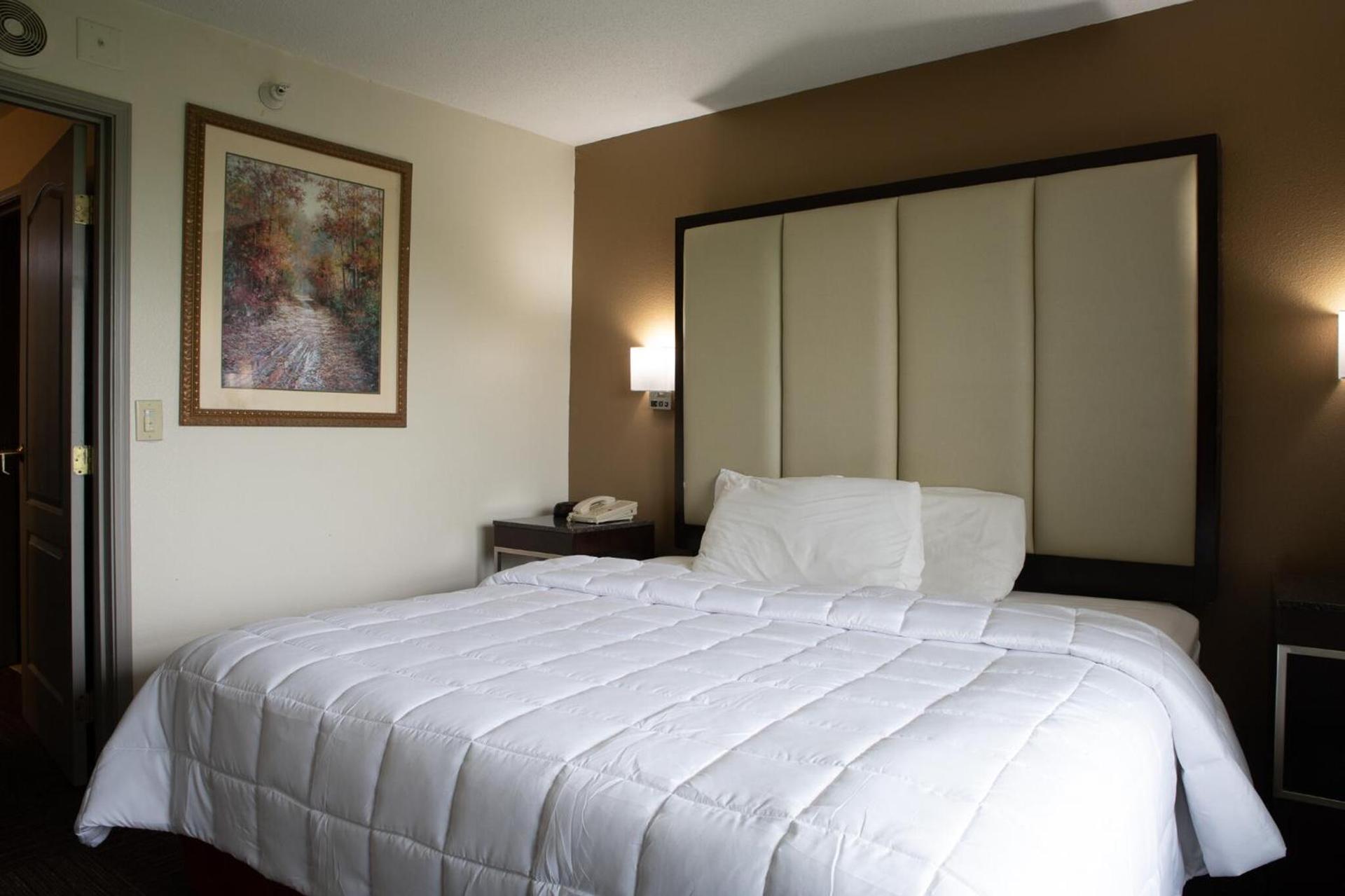BlissPoint Inn & Suites Marion photo 6