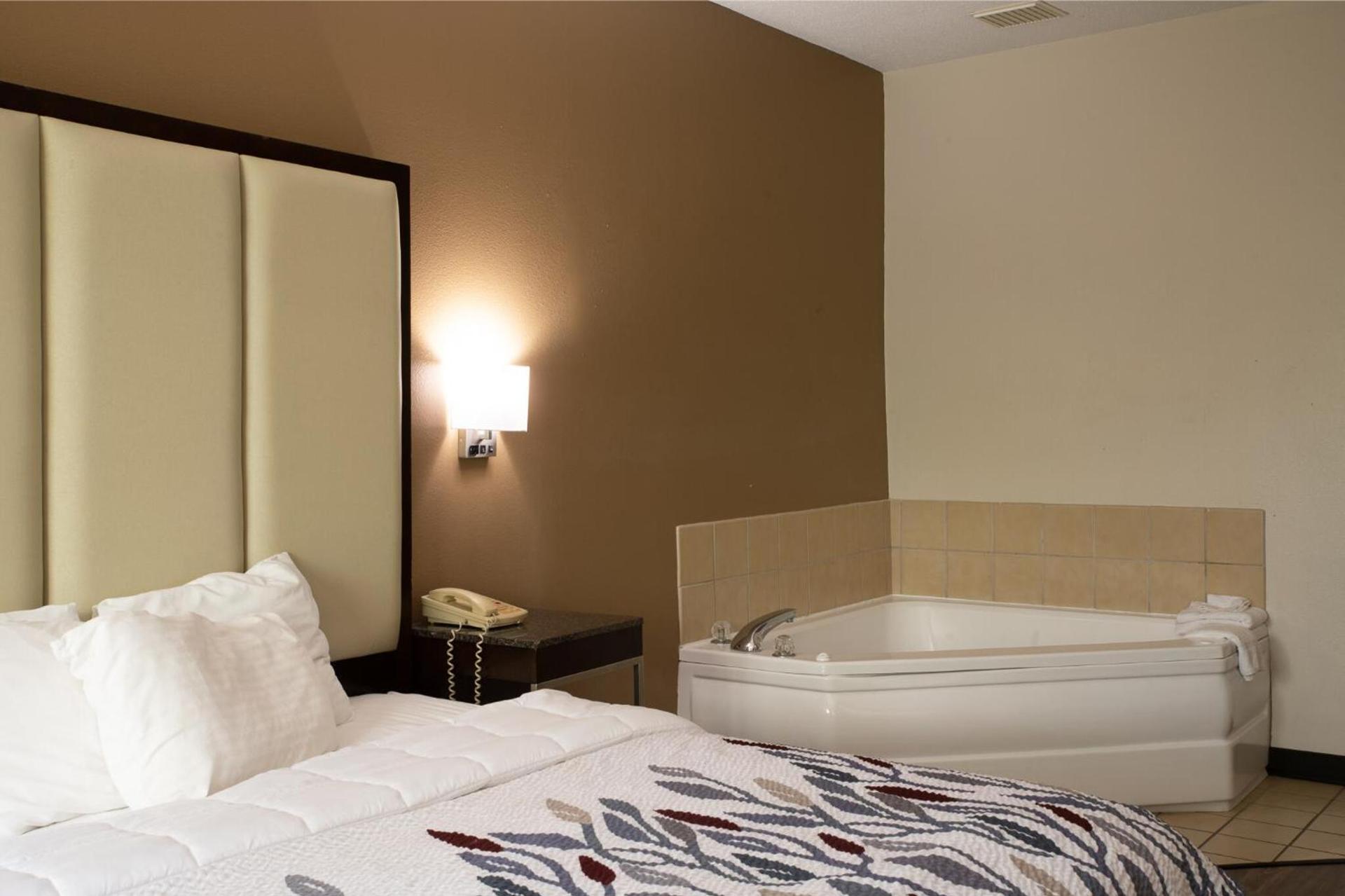 BlissPoint Inn & Suites Marion photo 5