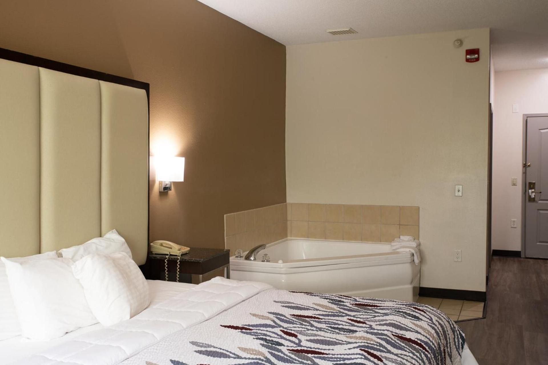 BlissPoint Inn & Suites Marion photo 3